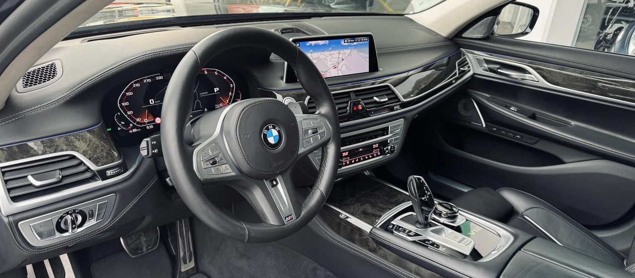 BMW M760Li xDrive Sport Getriebe-image-6