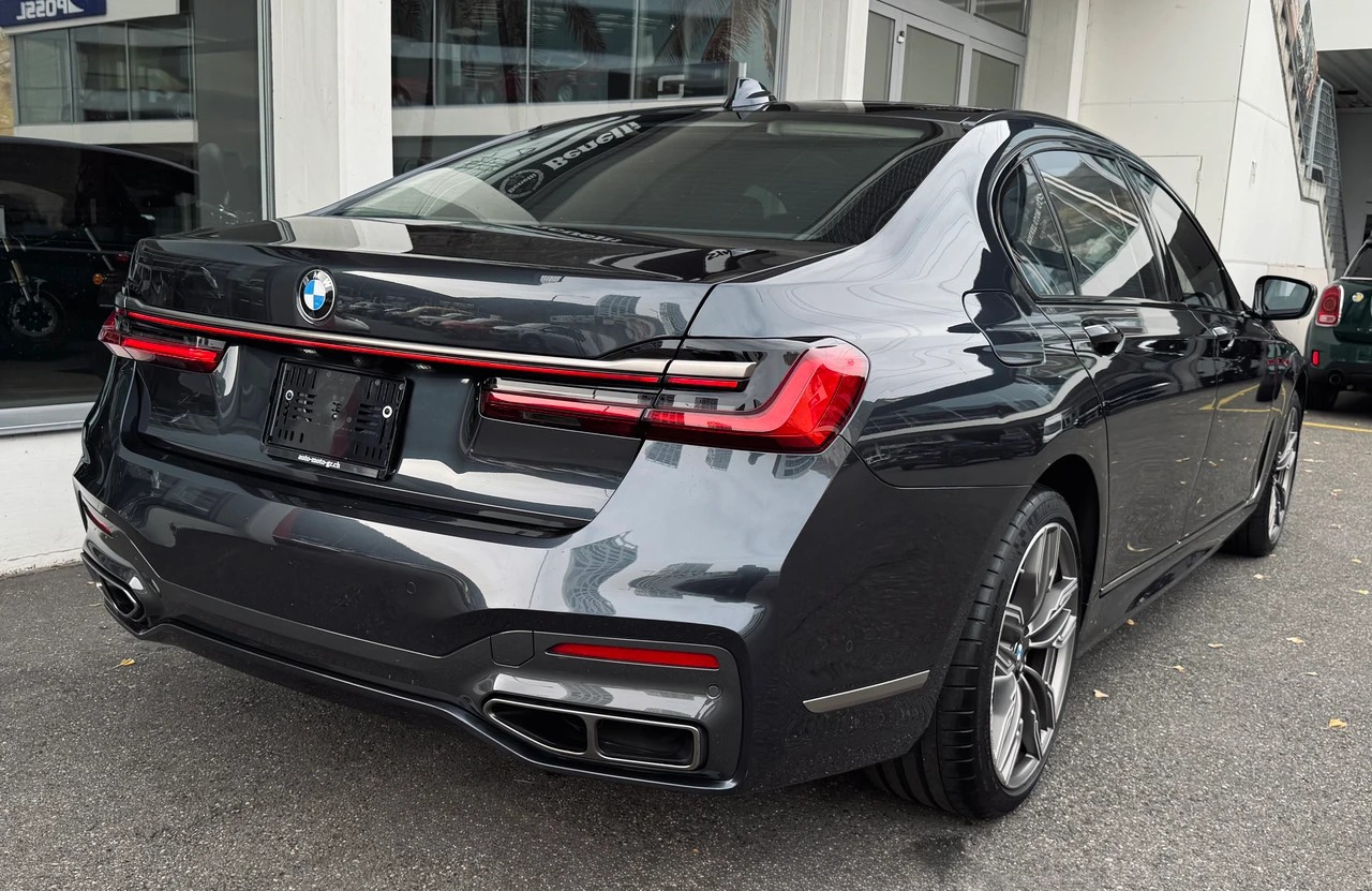 BMW M760Li xDrive Sport Getriebe-image-4