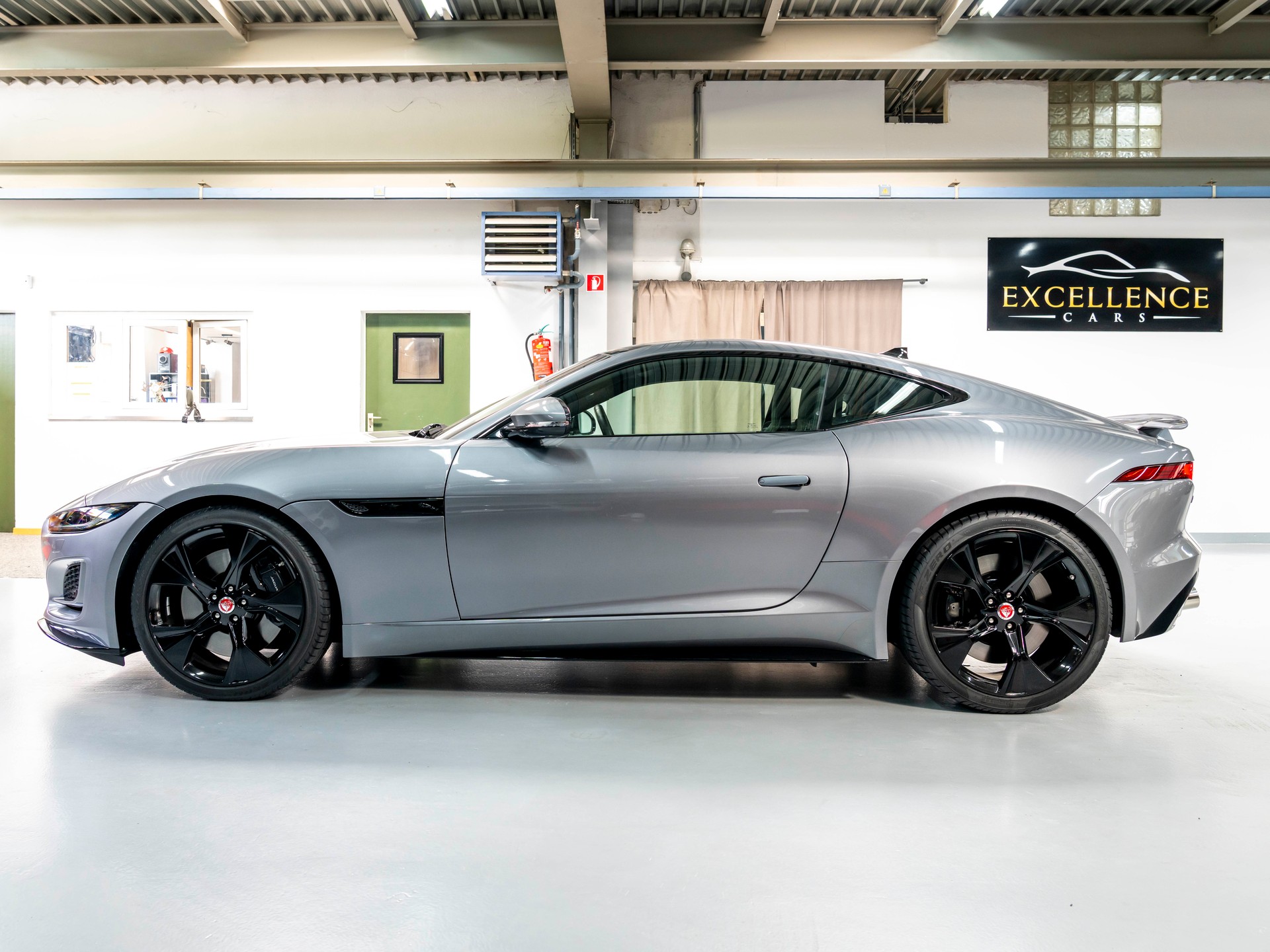 JAGUAR F-Type Coupé 5.0 V8 R-Dynamic Automatik AWD-showroom-element-3