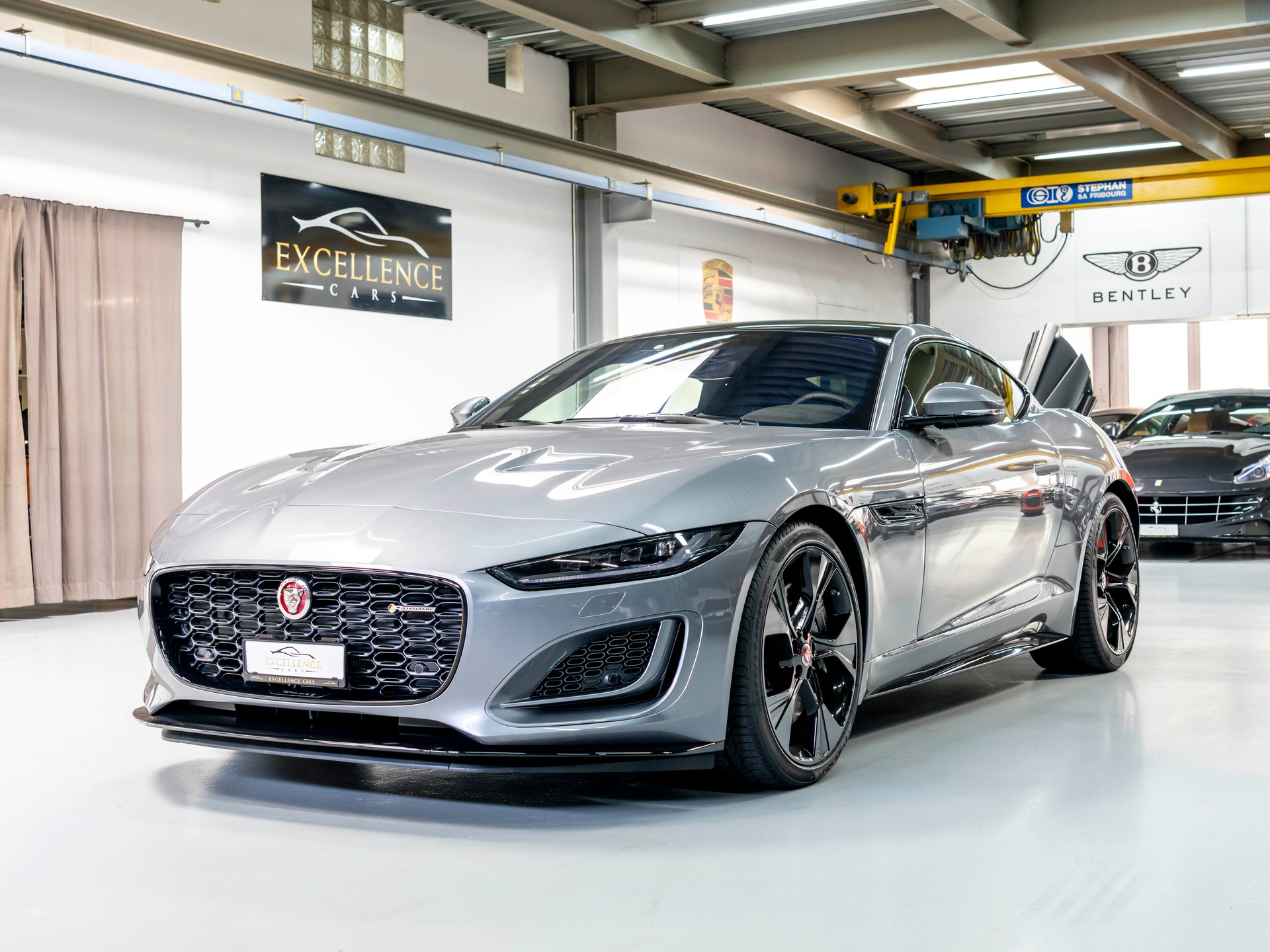 JAGUAR F-Type Coupé 5.0 V8 R-Dynamic Automatik AWD