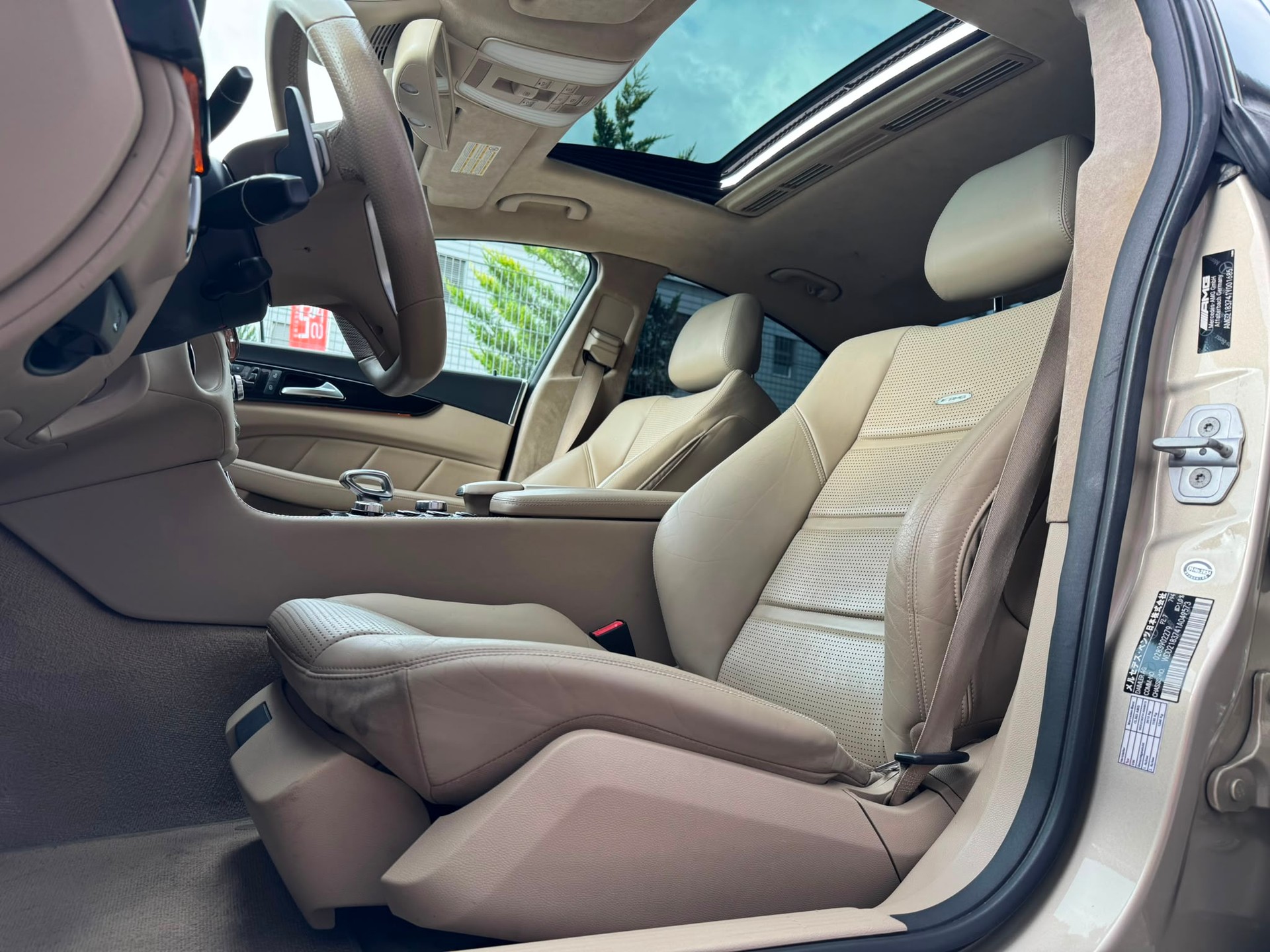 MERCEDES-BENZ CLS 63 AMG Speedshift MCT-image-9