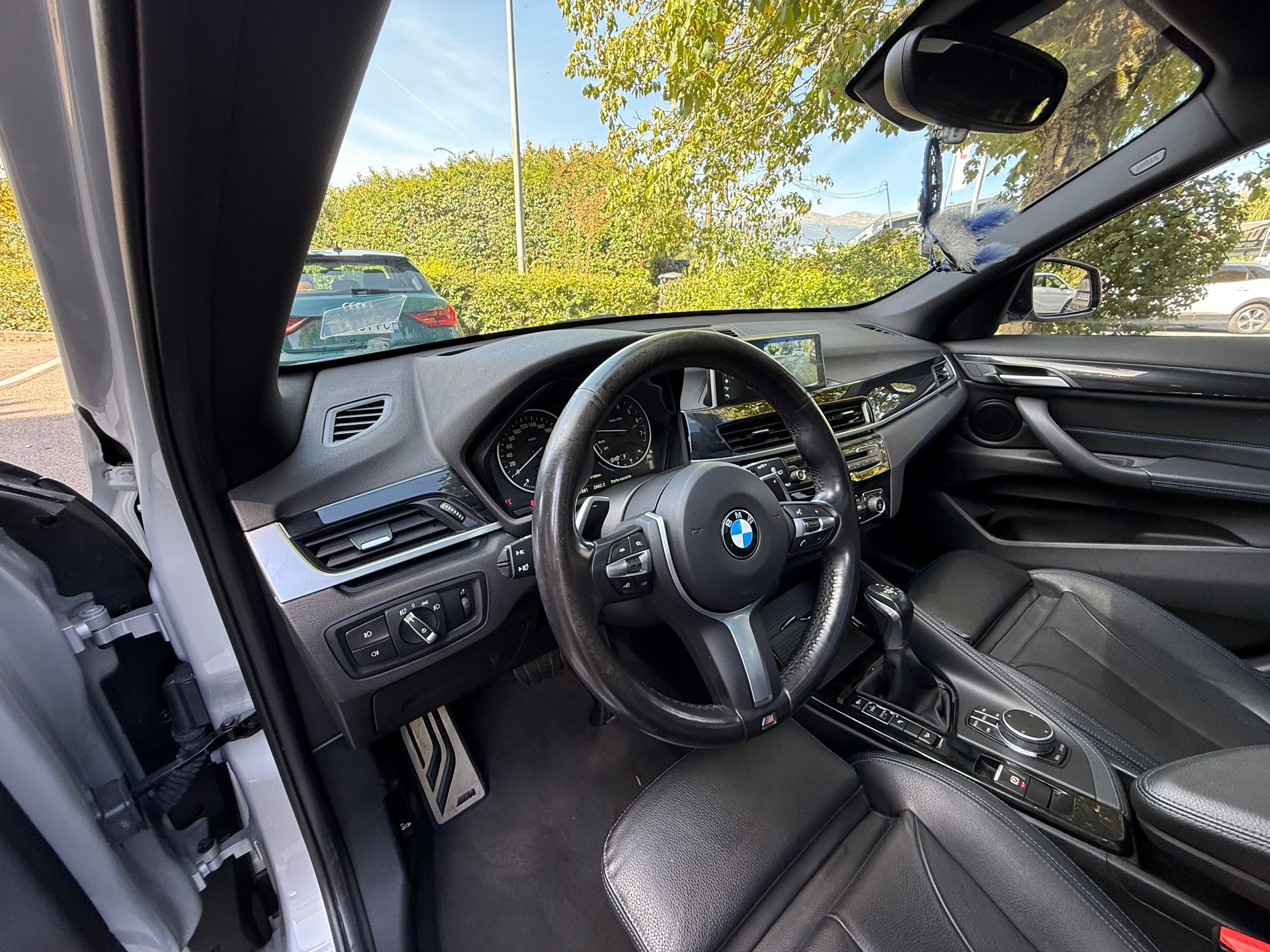 BMW X1 xDrive 20i M Sport Steptronic-showroom-element-3