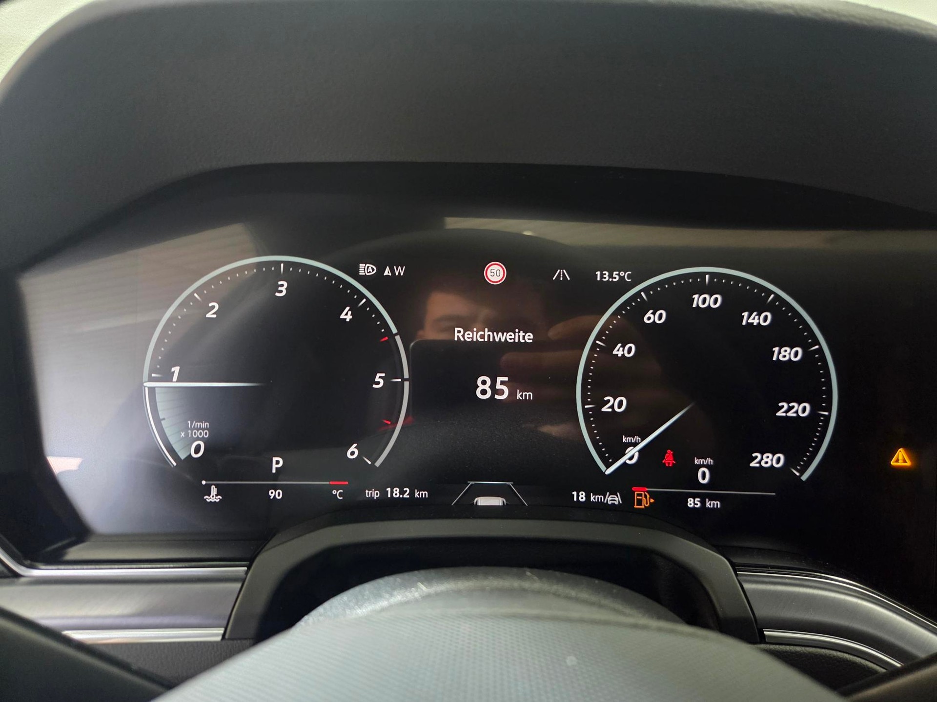 VW Touareg 3.0 TDI R-Line Final Edition Tiptronic-image-12
