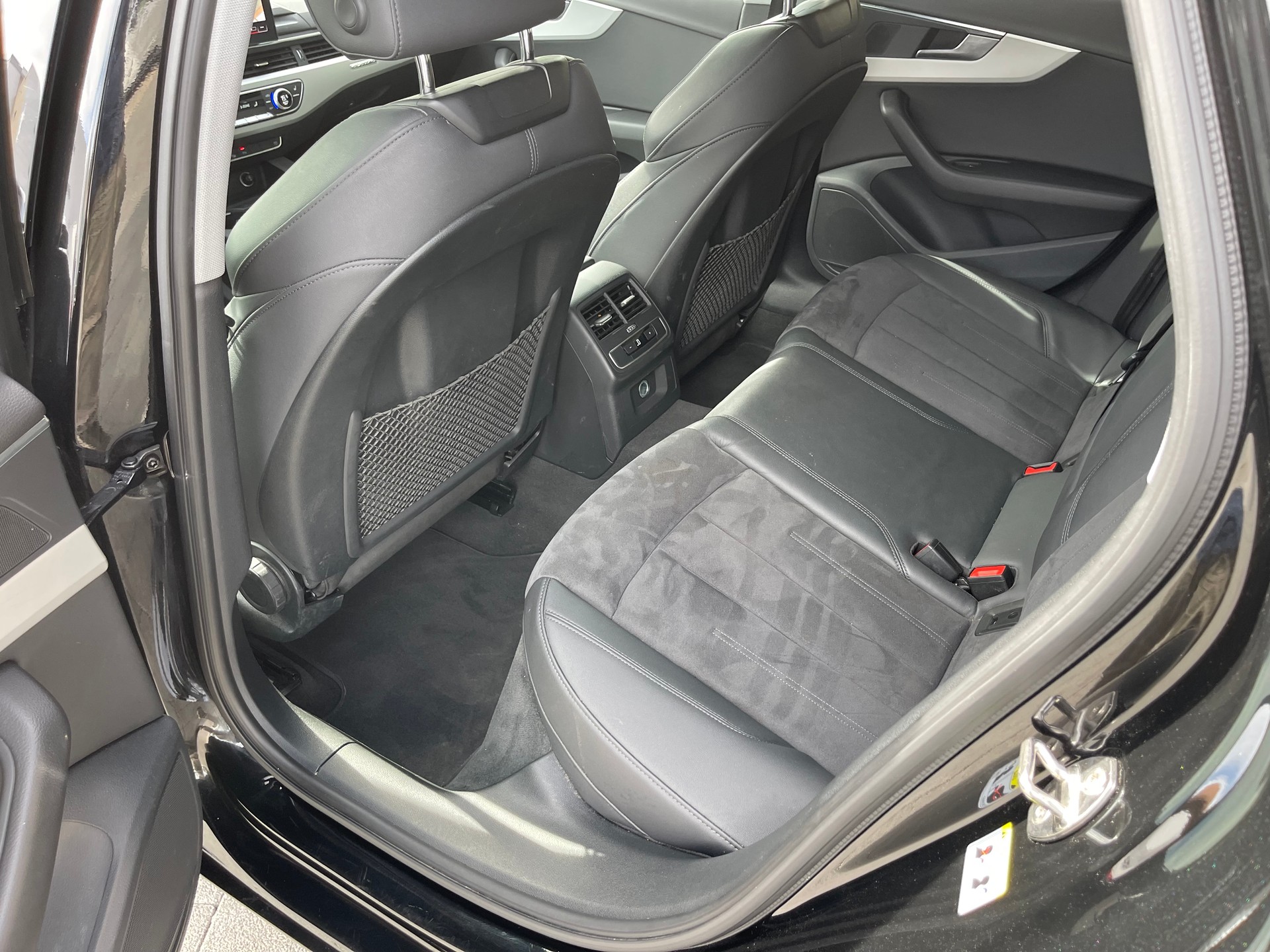 AUDI A4 Avant 40 TDI advanced quattro S-tronic-image-10