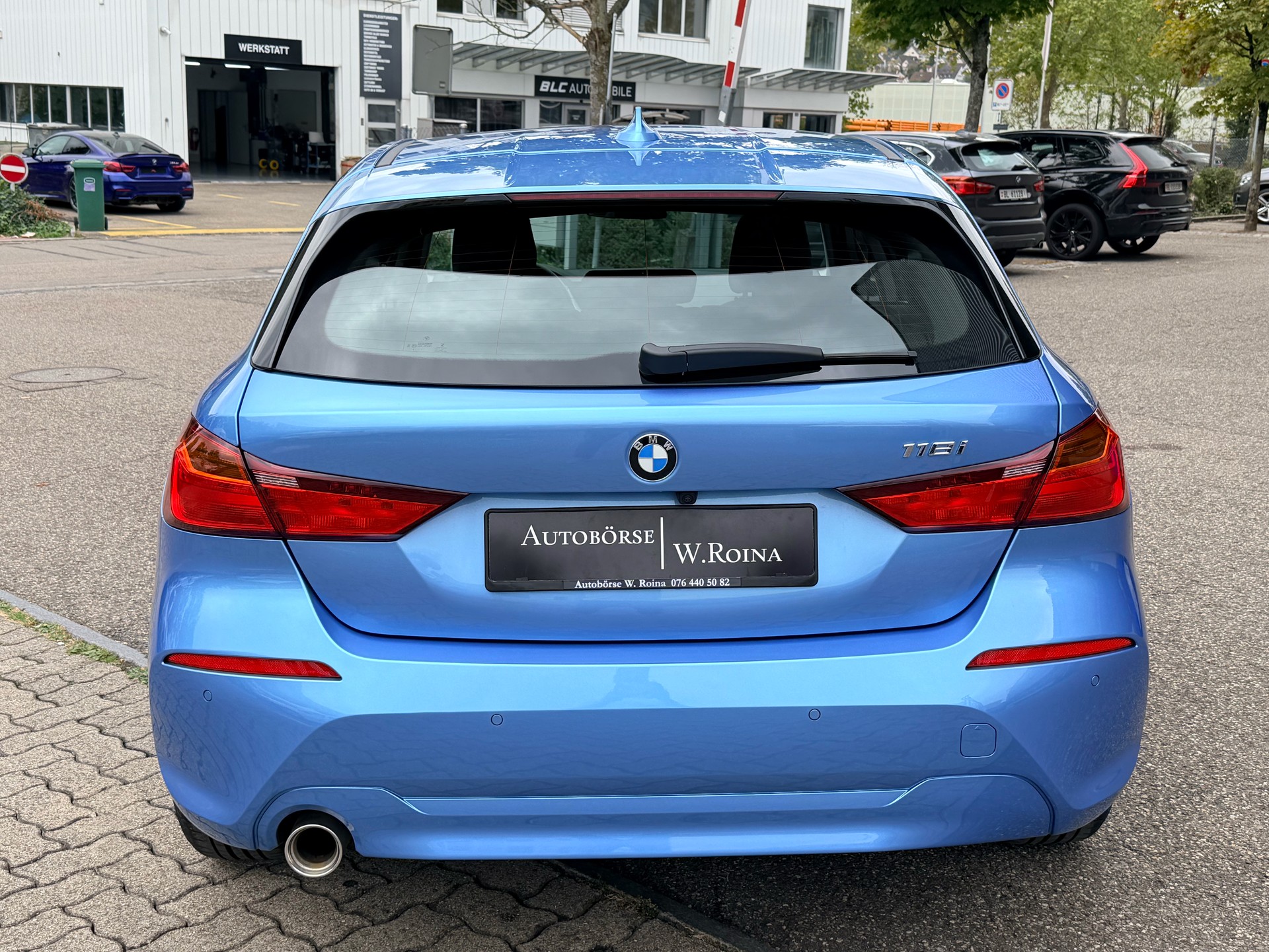 BMW 118i Steptronic-showroom-element-3
