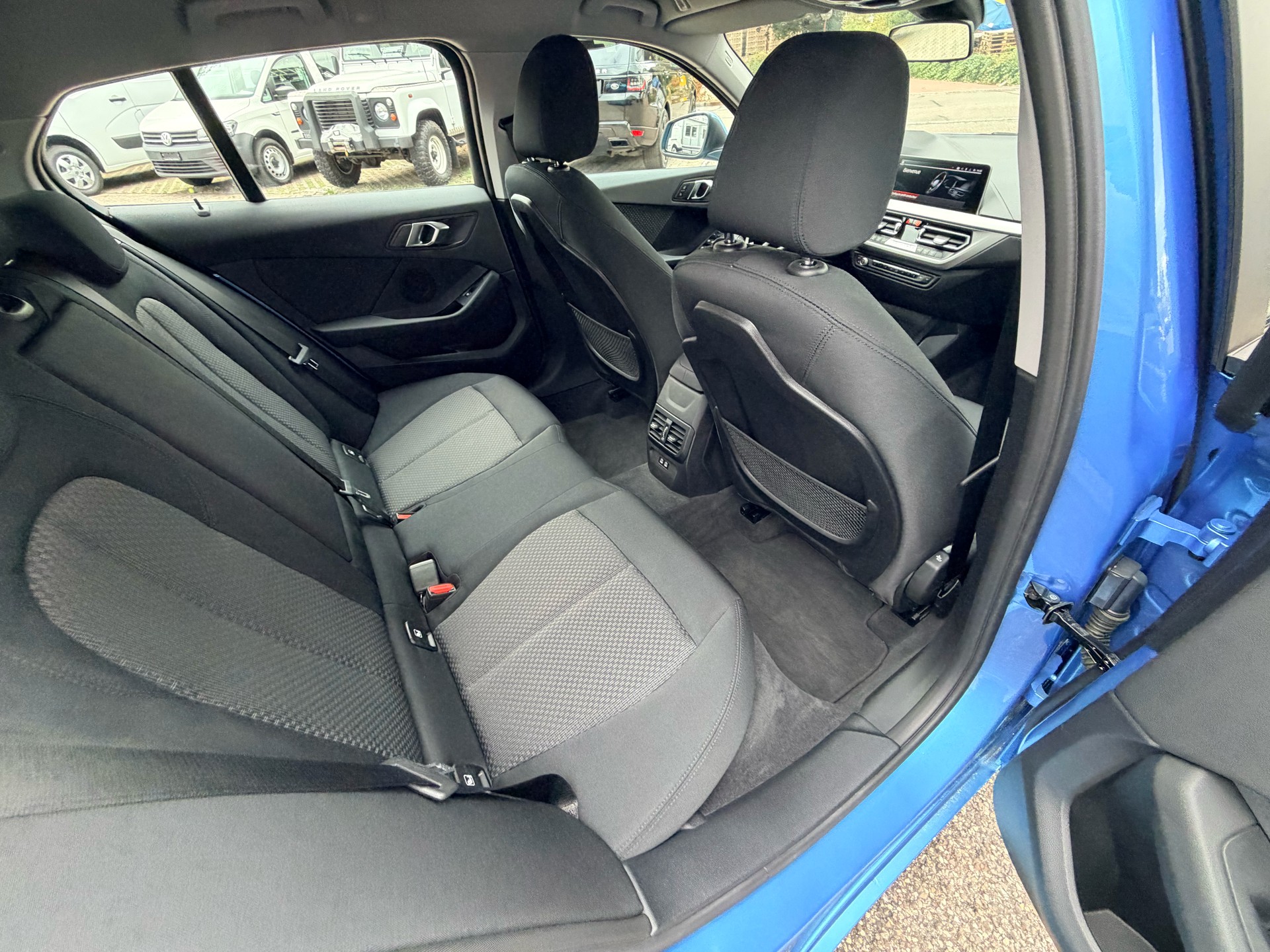 BMW 118i Steptronic-image-10