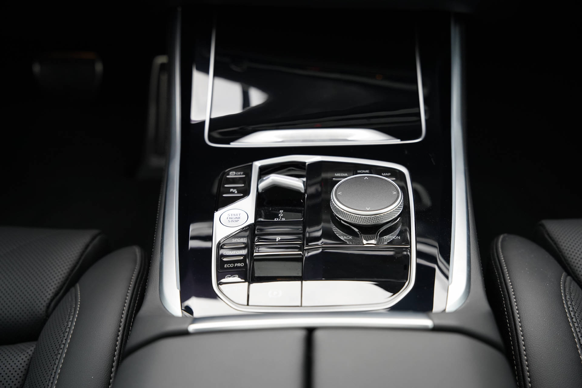 BMW X5 xDrive 48V 40d M Sport Pro Steptronic-image-13