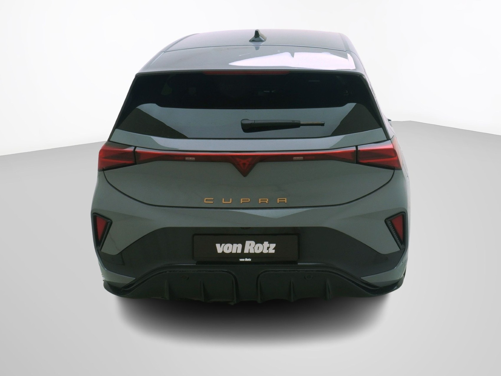 CUPRA Born 79kWh-showroom-element-2