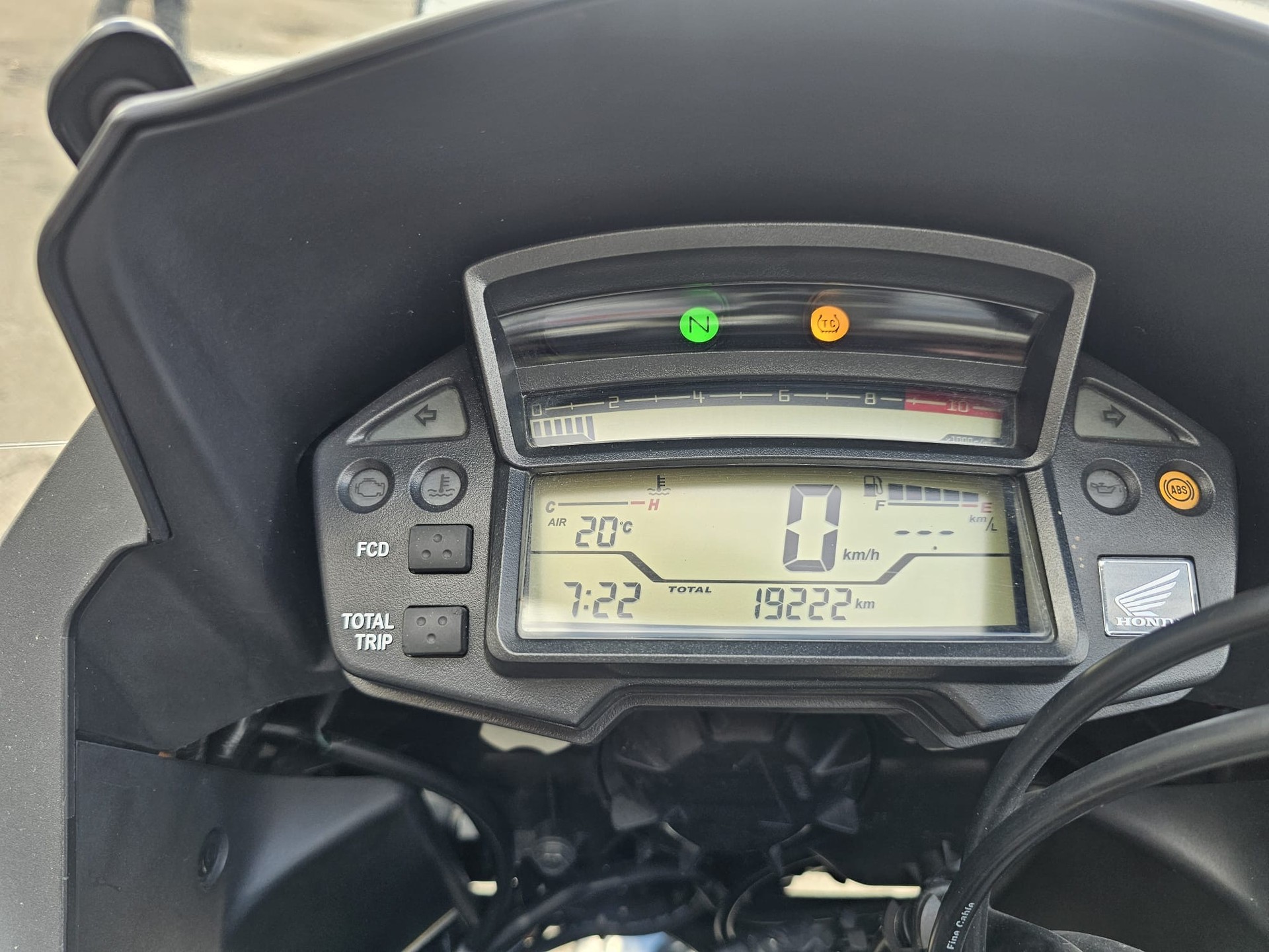 HONDA VFR 1200 X-image-4