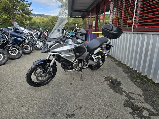 HONDA VFR 1200 X-showroom-element-3