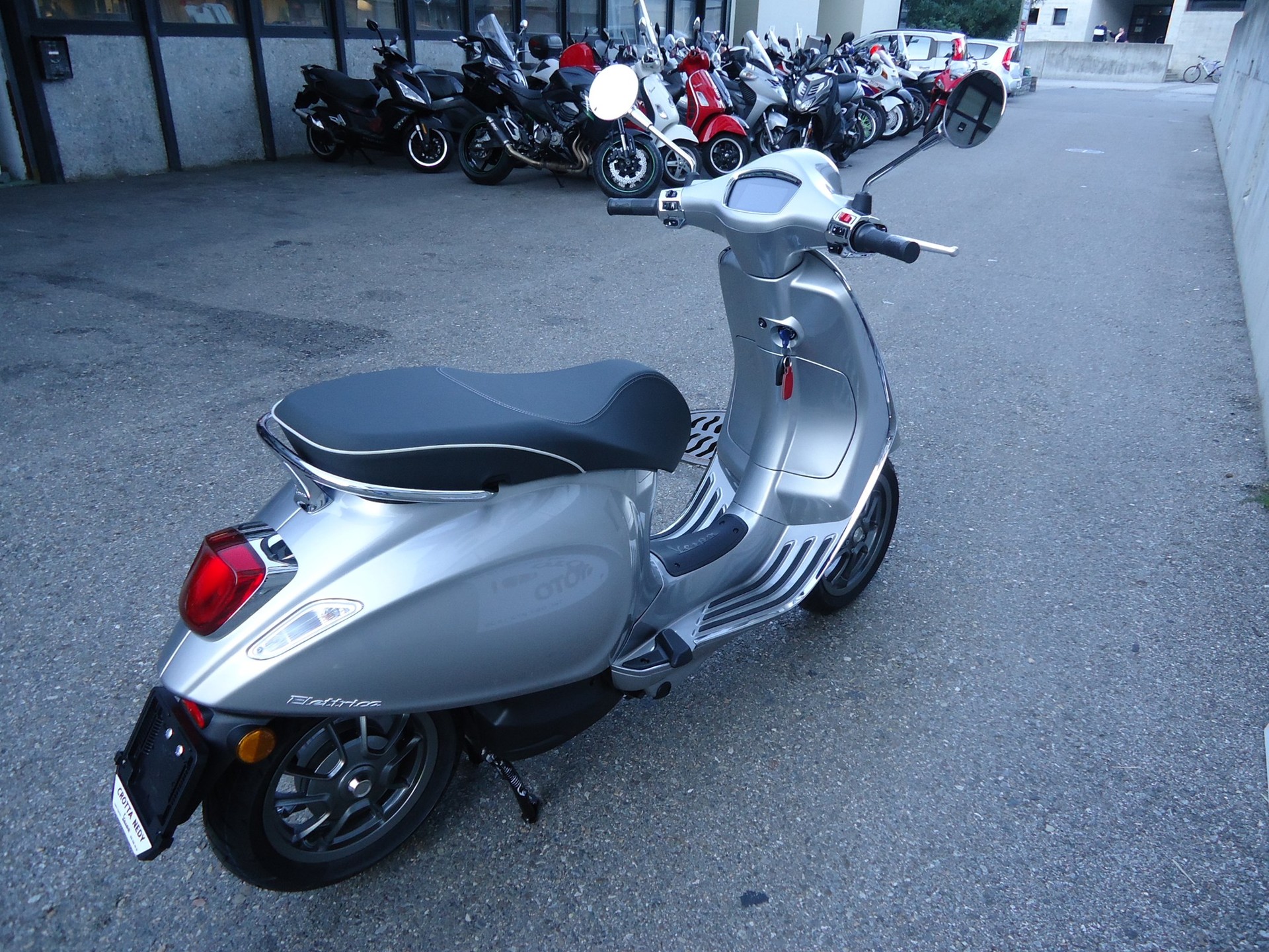 PIAGGIO Vespa Elettrica L3 Full Electric-image-5