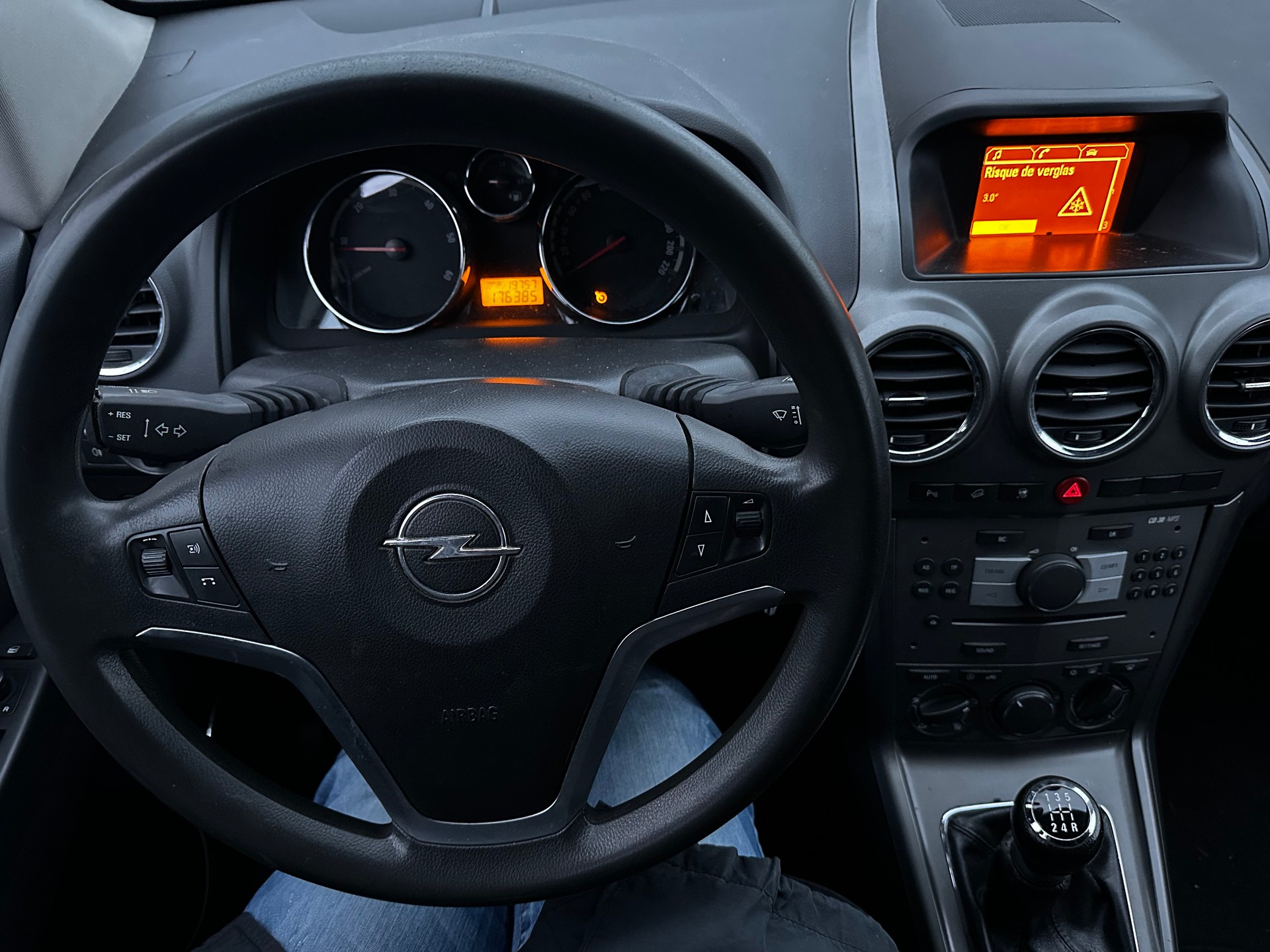 OPEL Antara 2.0 CDTi Enjoy 4WD-image-27