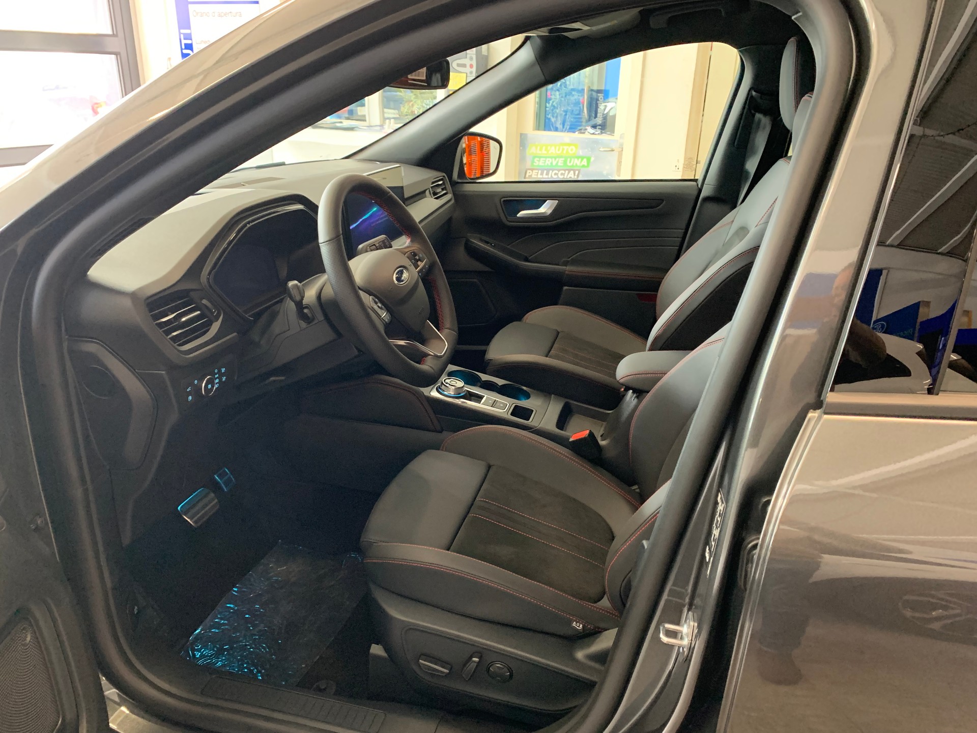 FORD Kuga 2.5 PHEV ST-Line X FWD-image-6