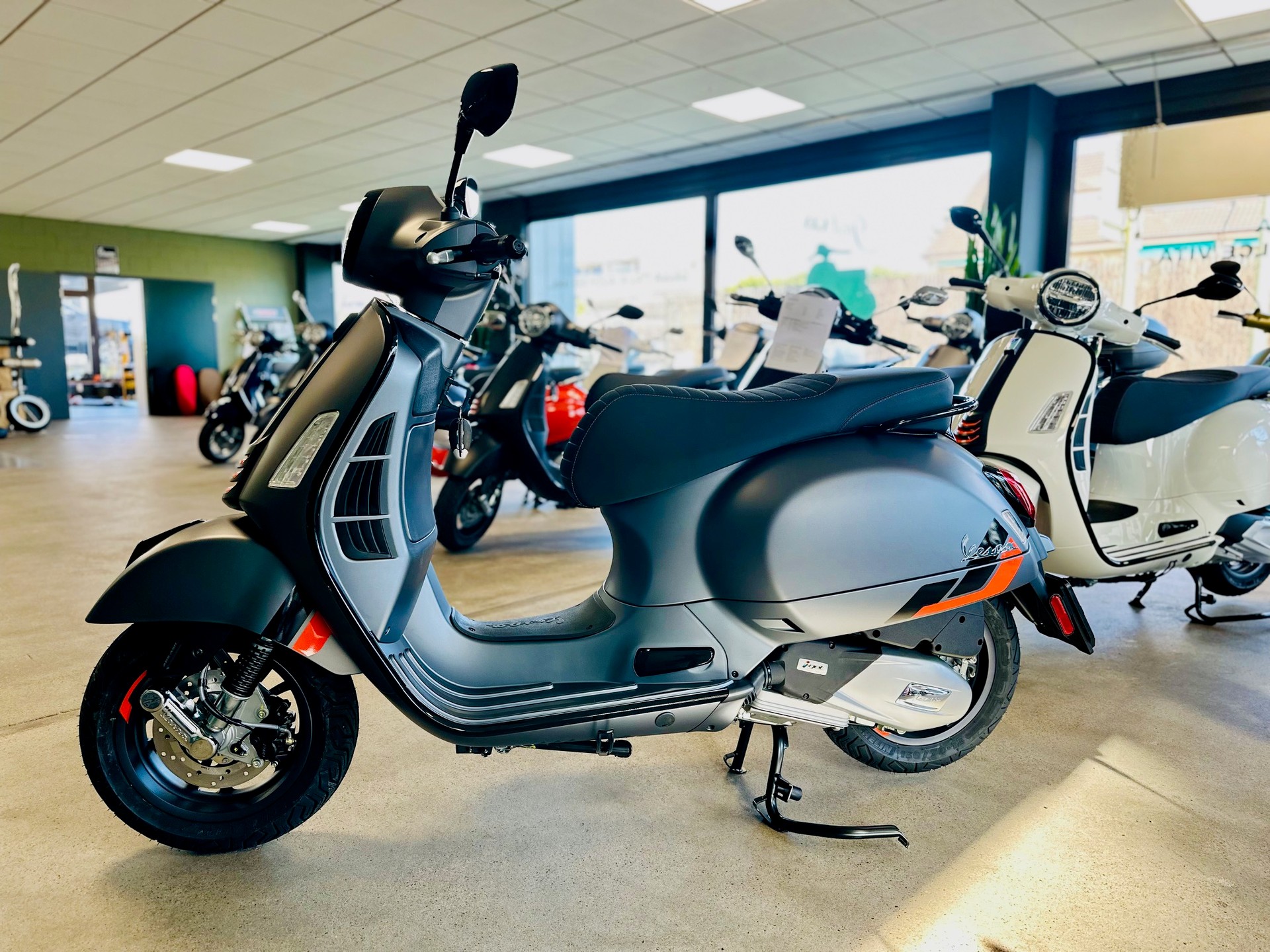 PIAGGIO Vespa GTS 125 Super Sport RST Euro 5+-image-4