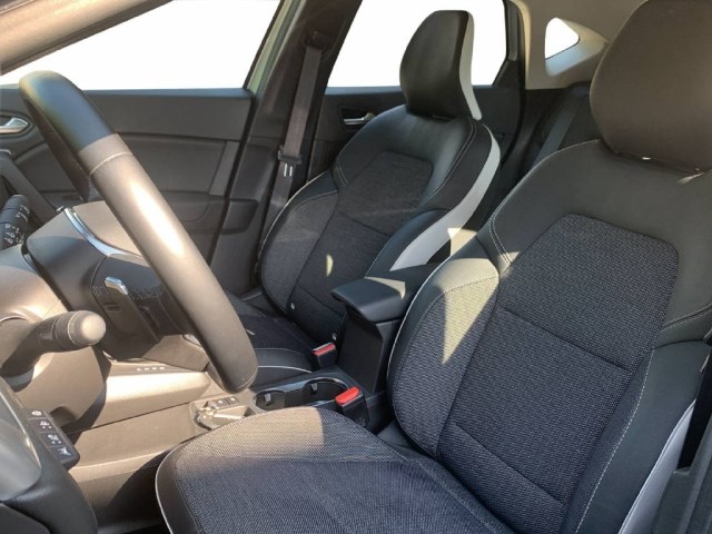 RENAULT Captur 1.3 TCe 140 Intens EDC-image-9