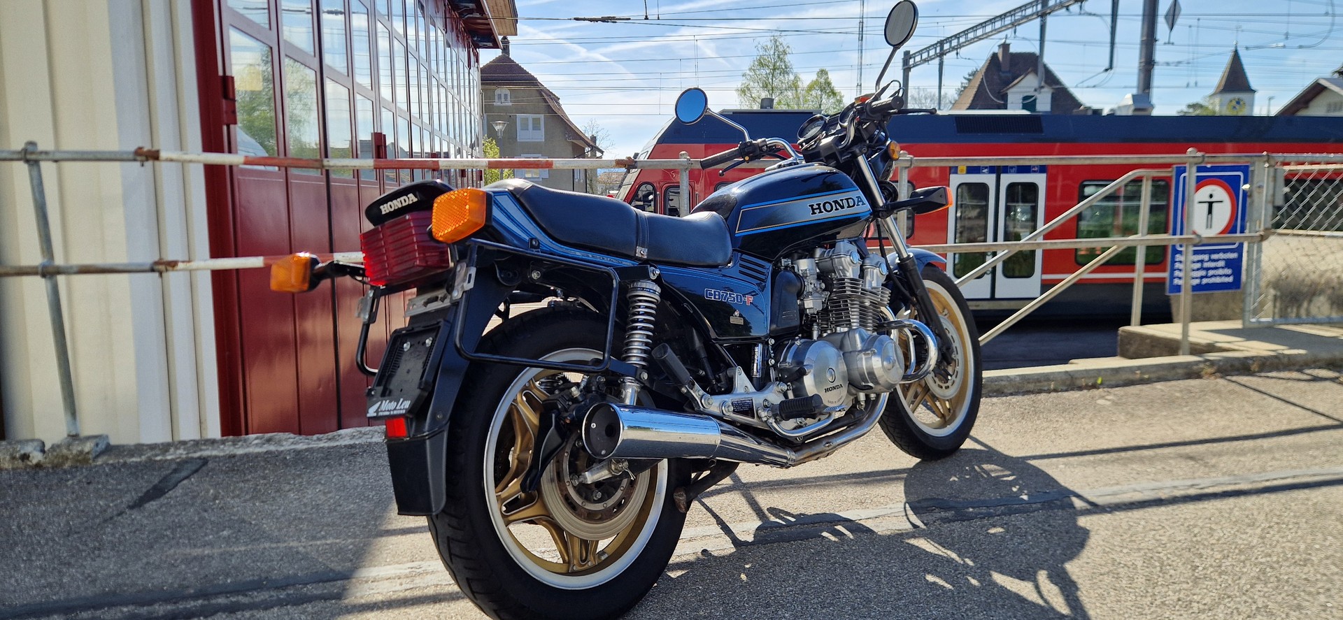 HONDA CB 750 F-image-2