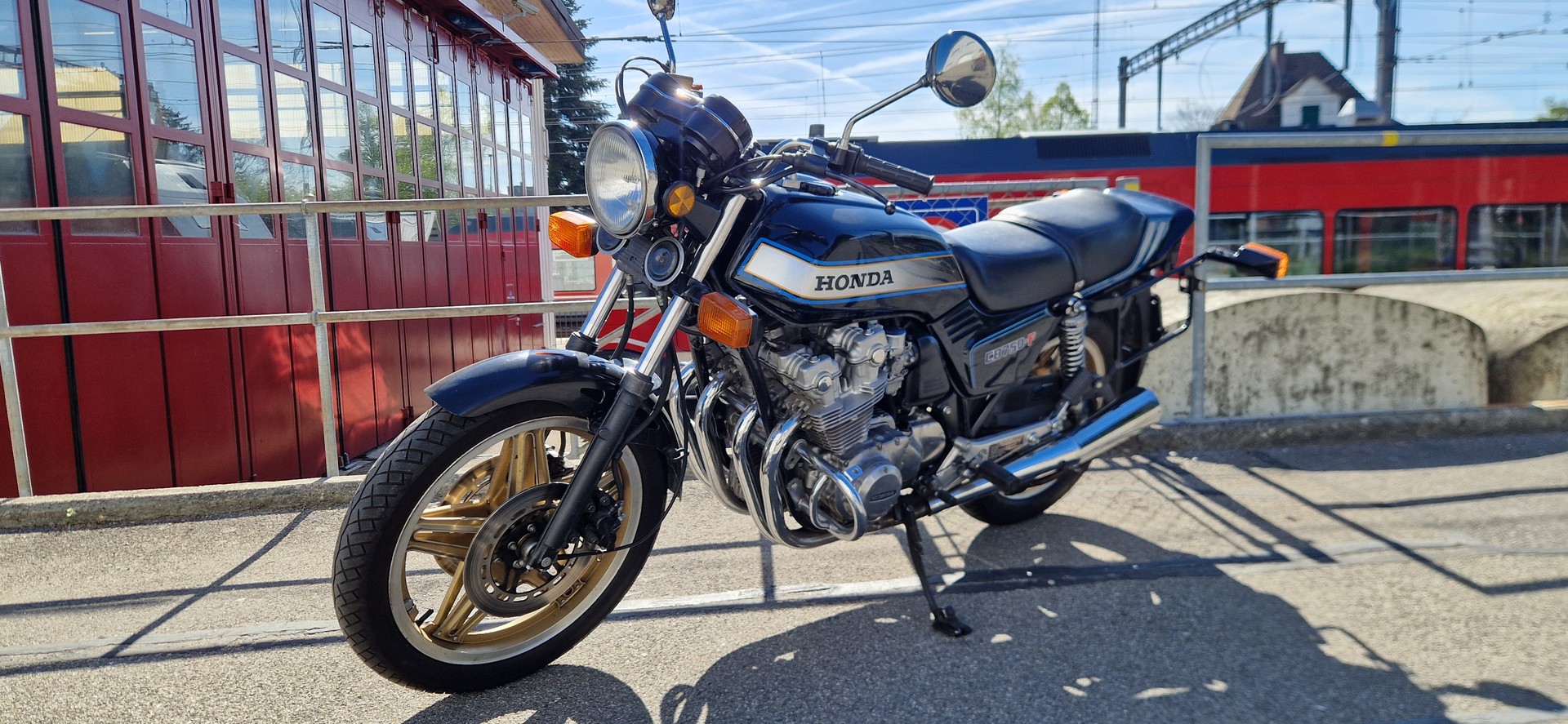 HONDA CB 750 F-image-5