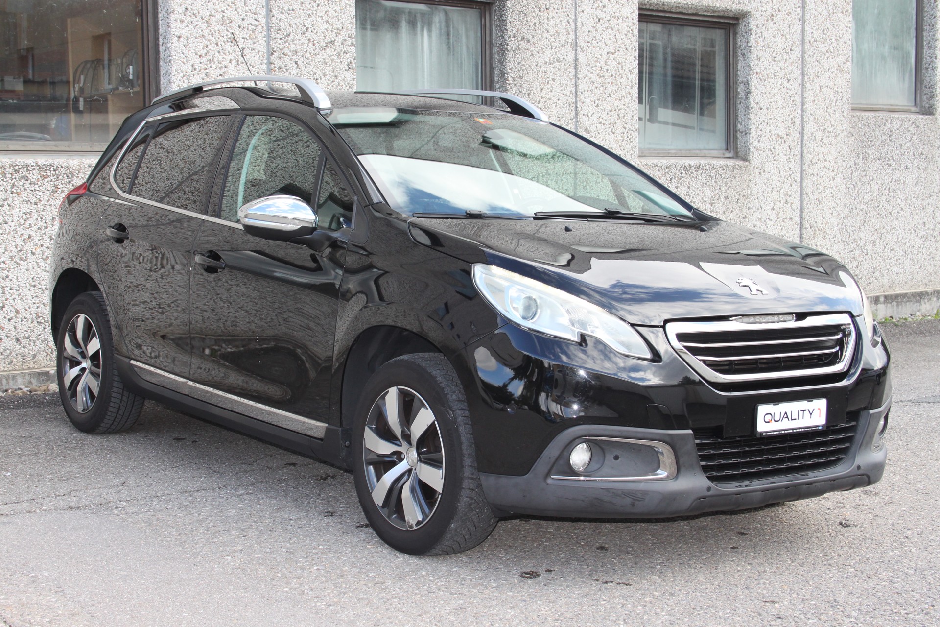 PEUGEOT 2008 1.2 PureTech Allure-image-2