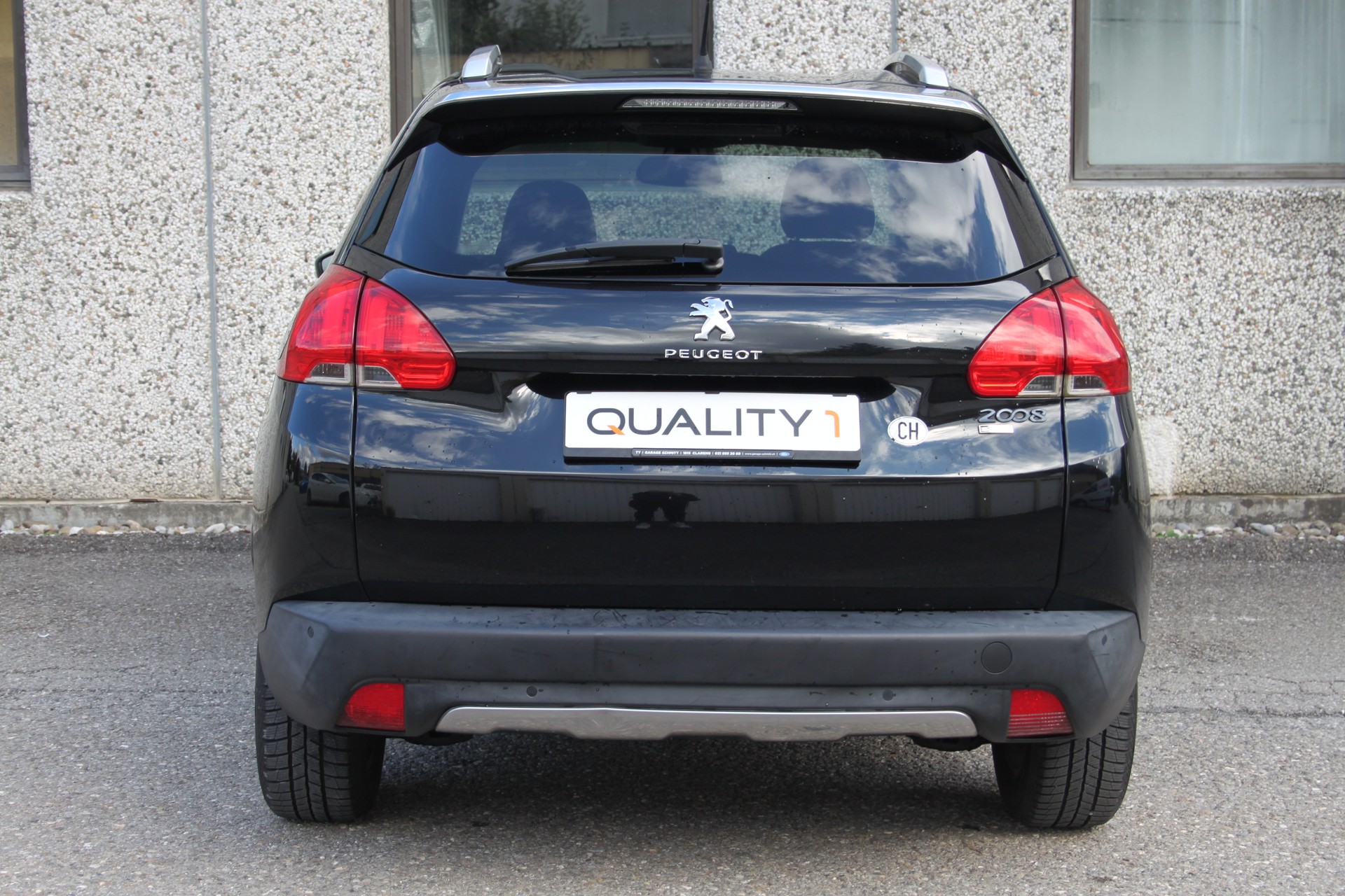 PEUGEOT 2008 1.2 PureTech Allure-image-4