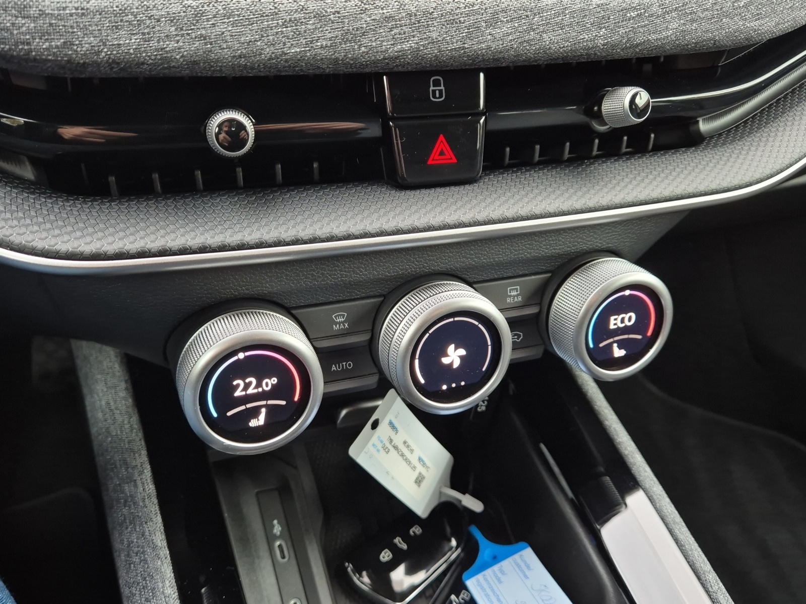 SKODA Superb Combi 1.5 TSI PHEV Selection DSG*Anhängerkupplung*Head Up-Display*-image-21
