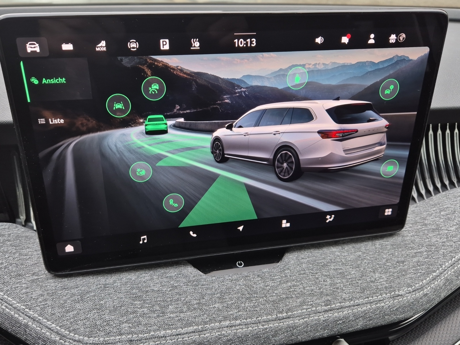 SKODA Superb Combi 1.5 TSI PHEV Selection DSG*Anhängerkupplung*Head Up-Display*-image-16