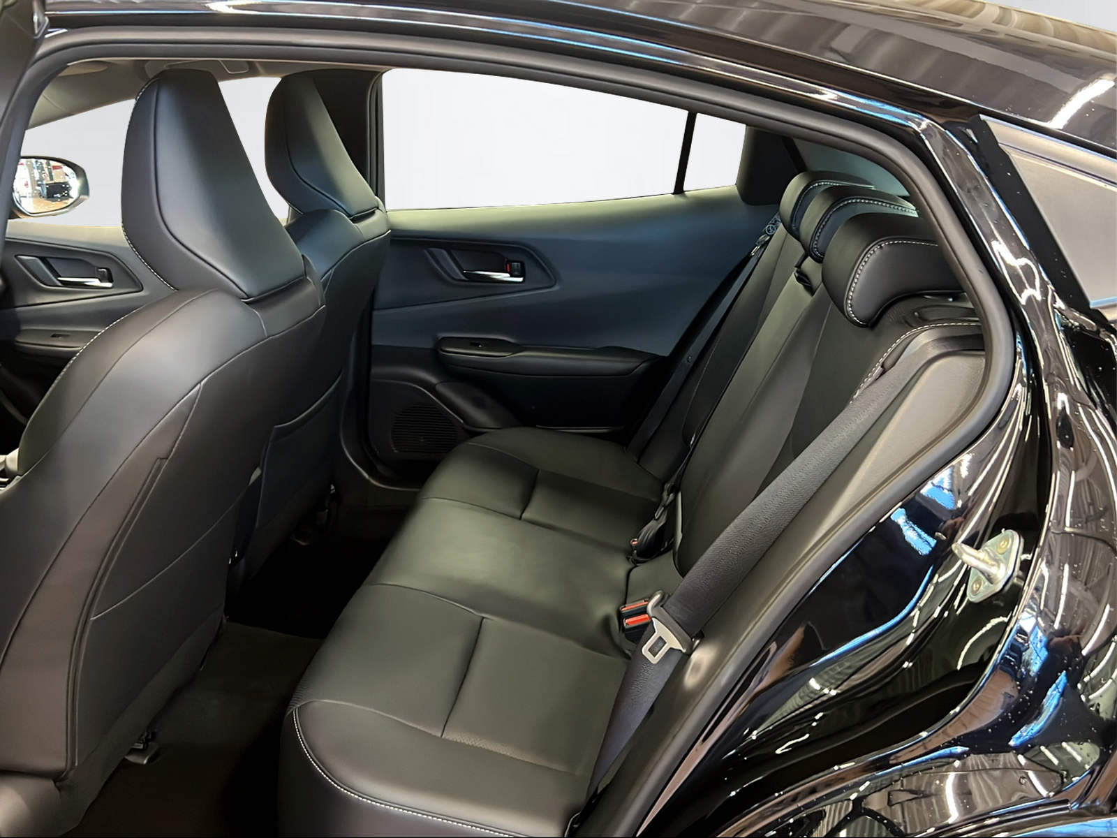 TOYOTA Prius 2.0 Plug-In-Hybrid Premium-image-10