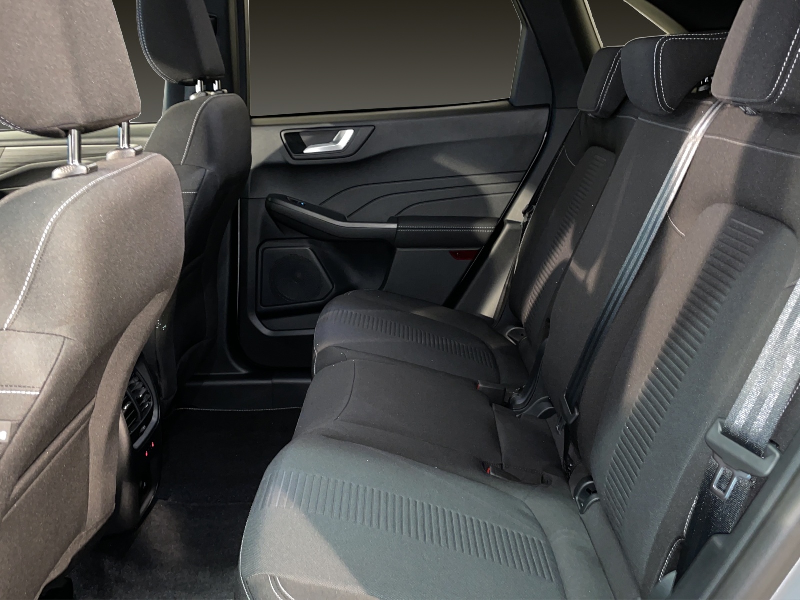 FORD Kuga 2.5 Hybrid Active 4x4-image-11