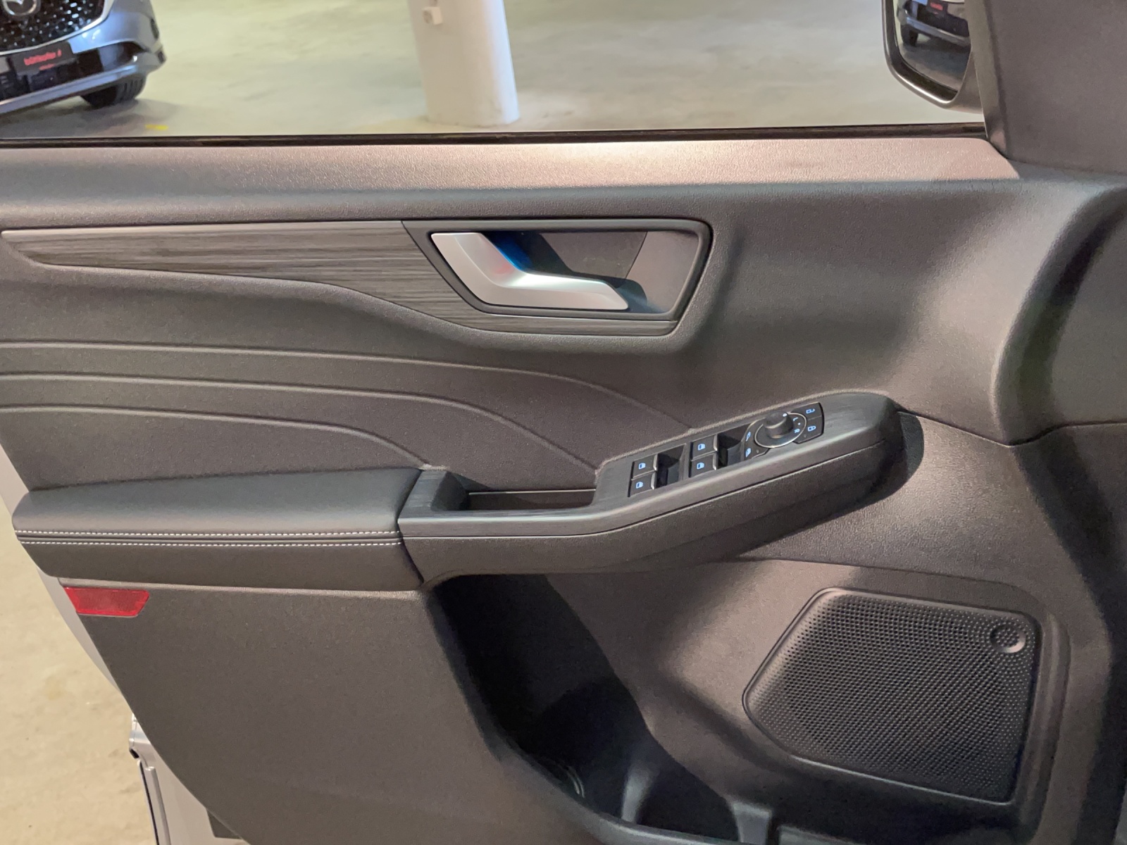 FORD Kuga 2.5 Hybrid Active 4x4-image-10