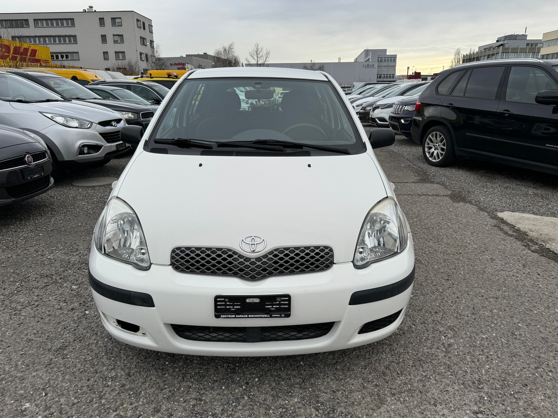 TOYOTA Yaris 1.0 Linea Sol