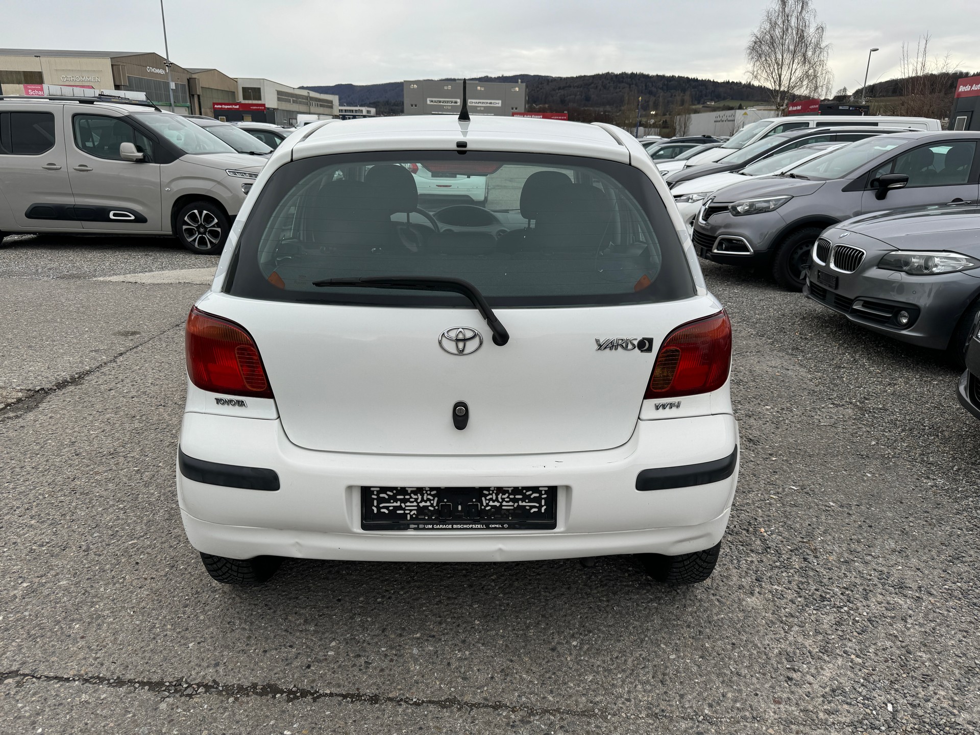 TOYOTA Yaris 1.0 Linea Sol-image-3