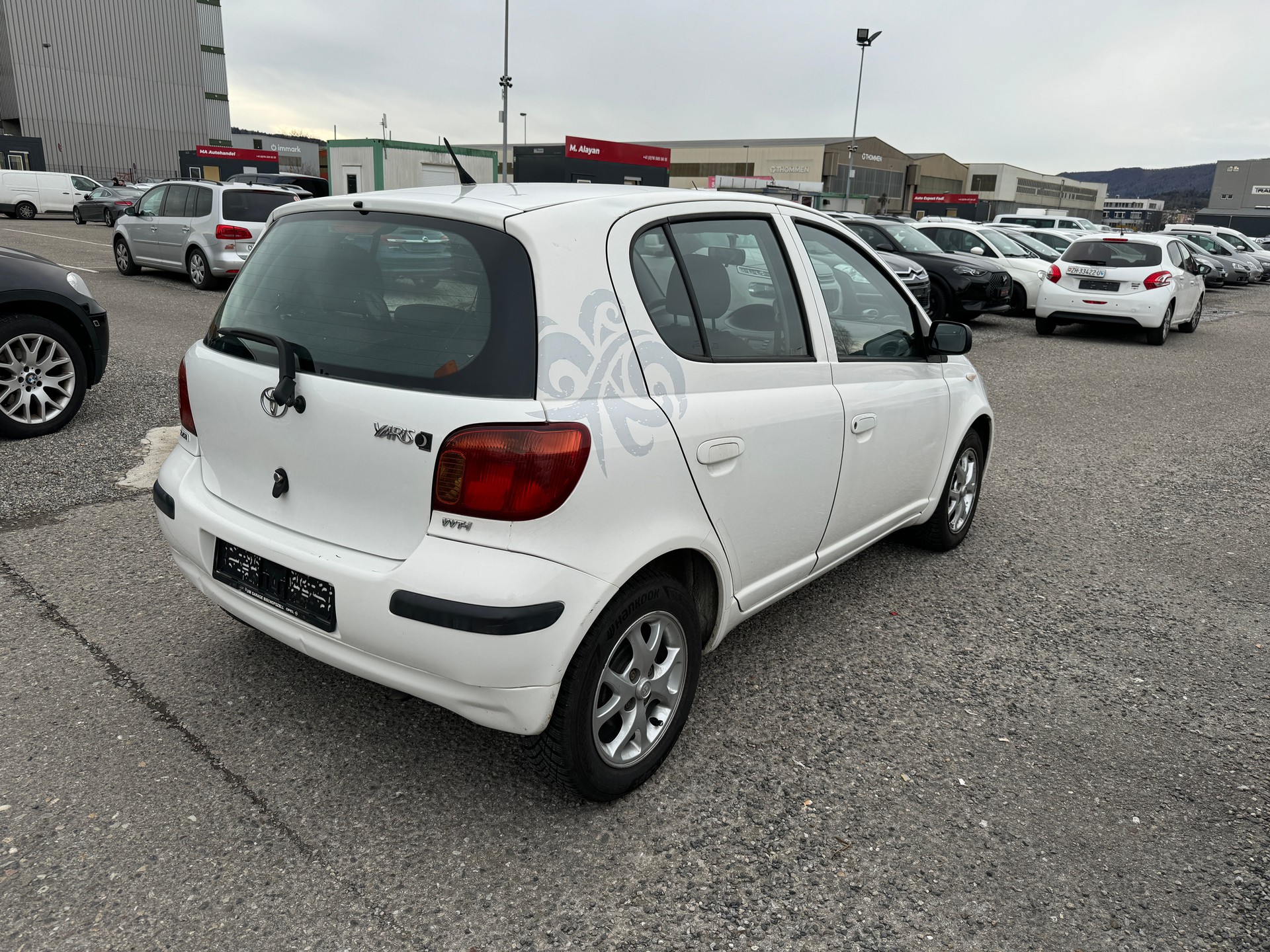 TOYOTA Yaris 1.0 Linea Sol-image-4