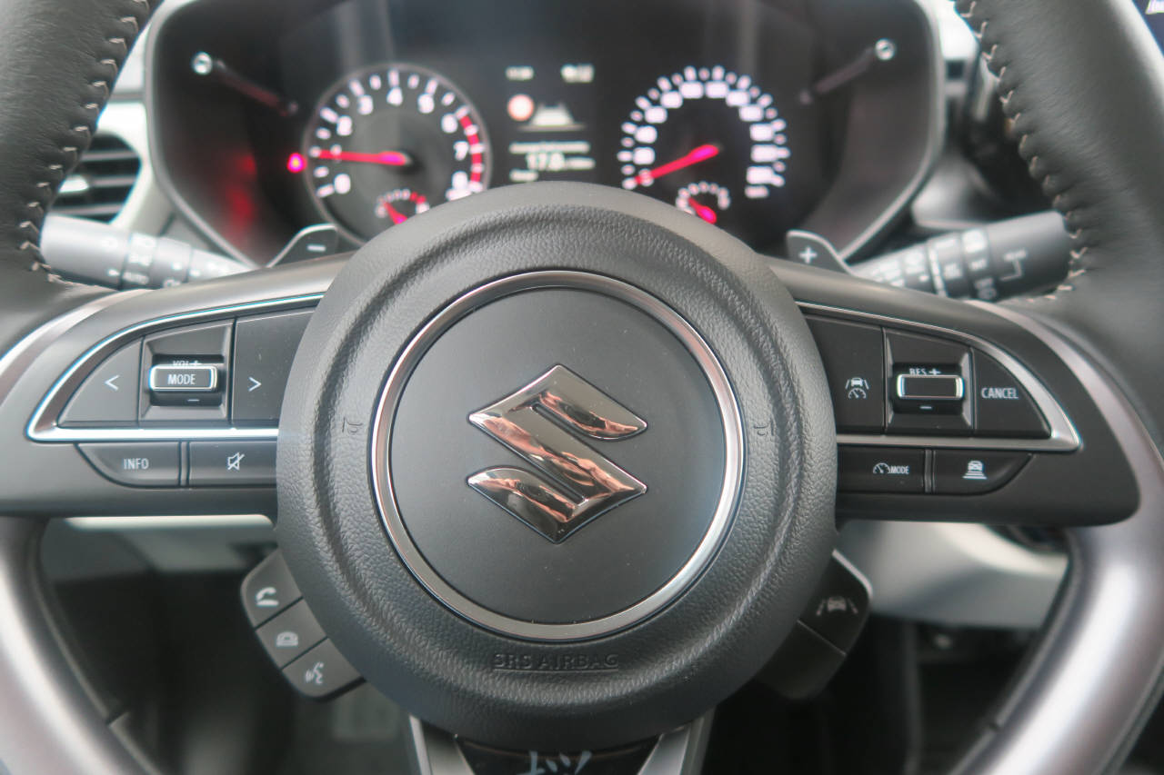 SUZUKI Swift 1.2 Sakura Sportline Top Hybrid CVT-image-5