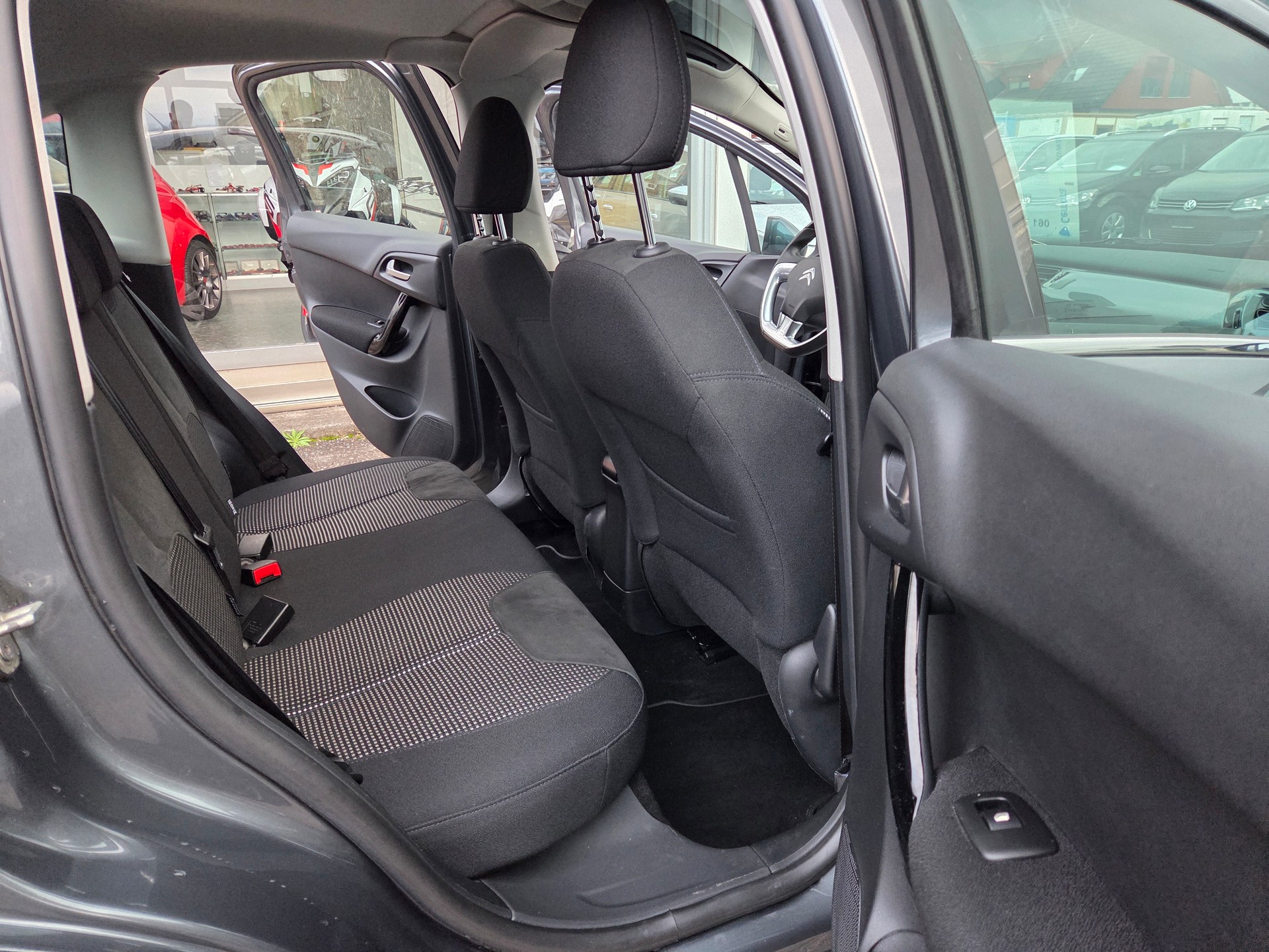 CITROEN C3 1.6 16V e-HDi Exclusive EGS6-image-10