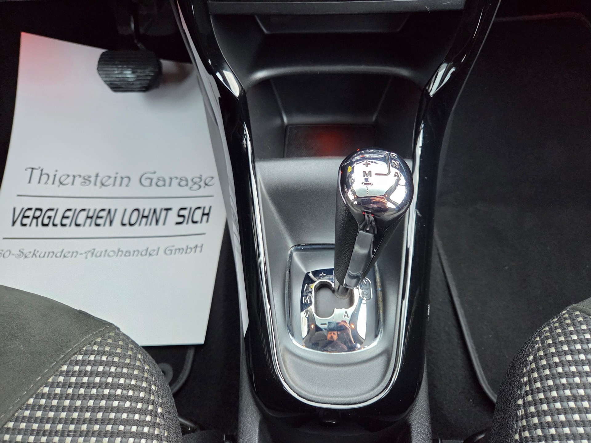 CITROEN C3 1.6 16V e-HDi Exclusive EGS6-image-18