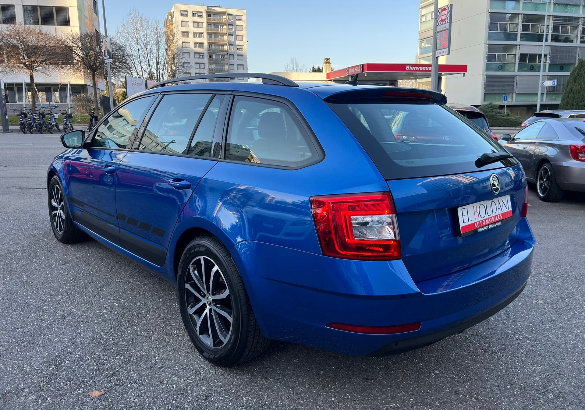 SKODA Octavia Combi 1.8 TSI Ambition 4x4 DSG-image-3