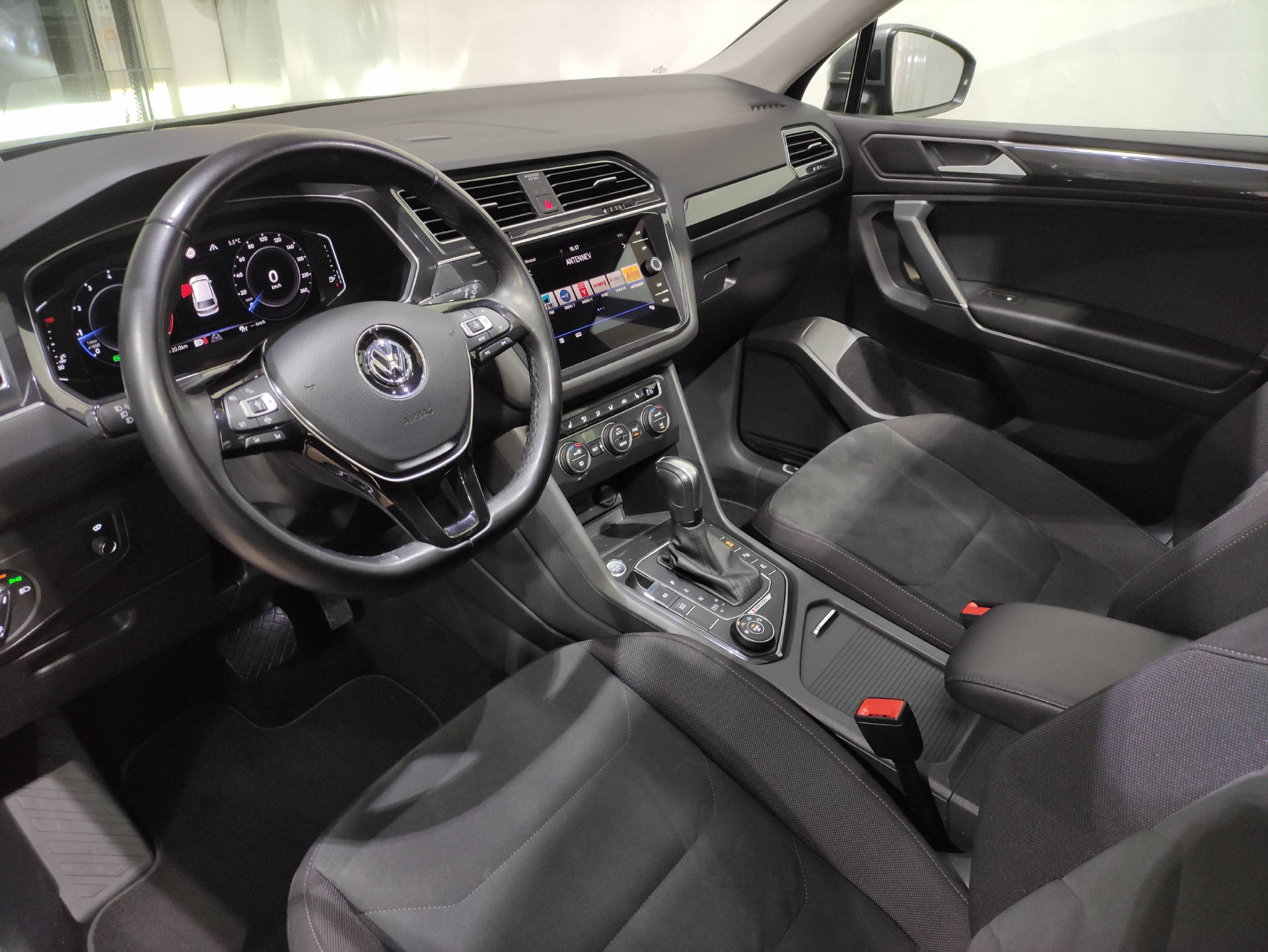VW Tiguan Allspace 2.0 TSI R-Line Highline DSG 4M-showroom-element-2