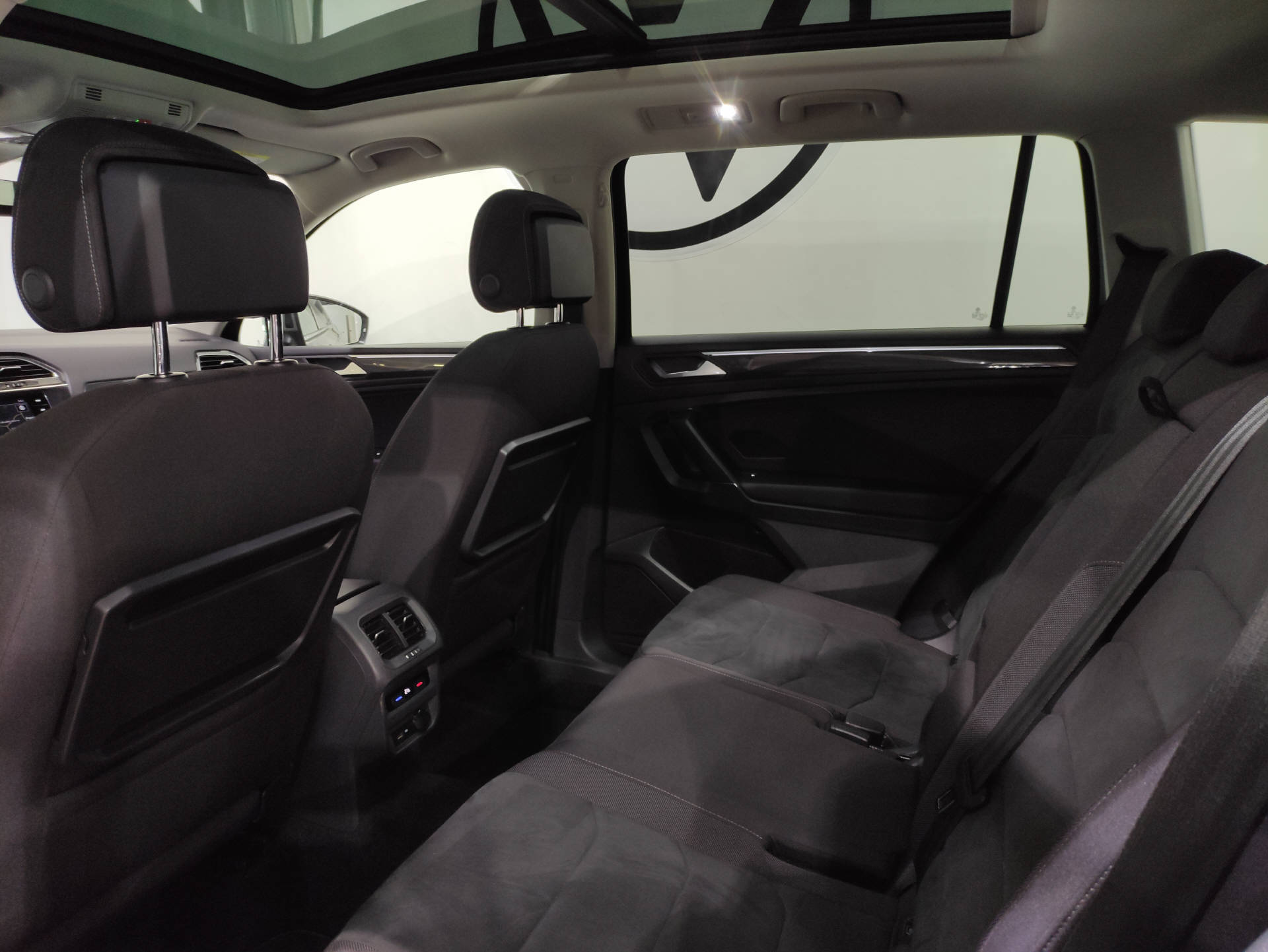 VW Tiguan Allspace 2.0 TSI R-Line Highline DSG 4M-image-12