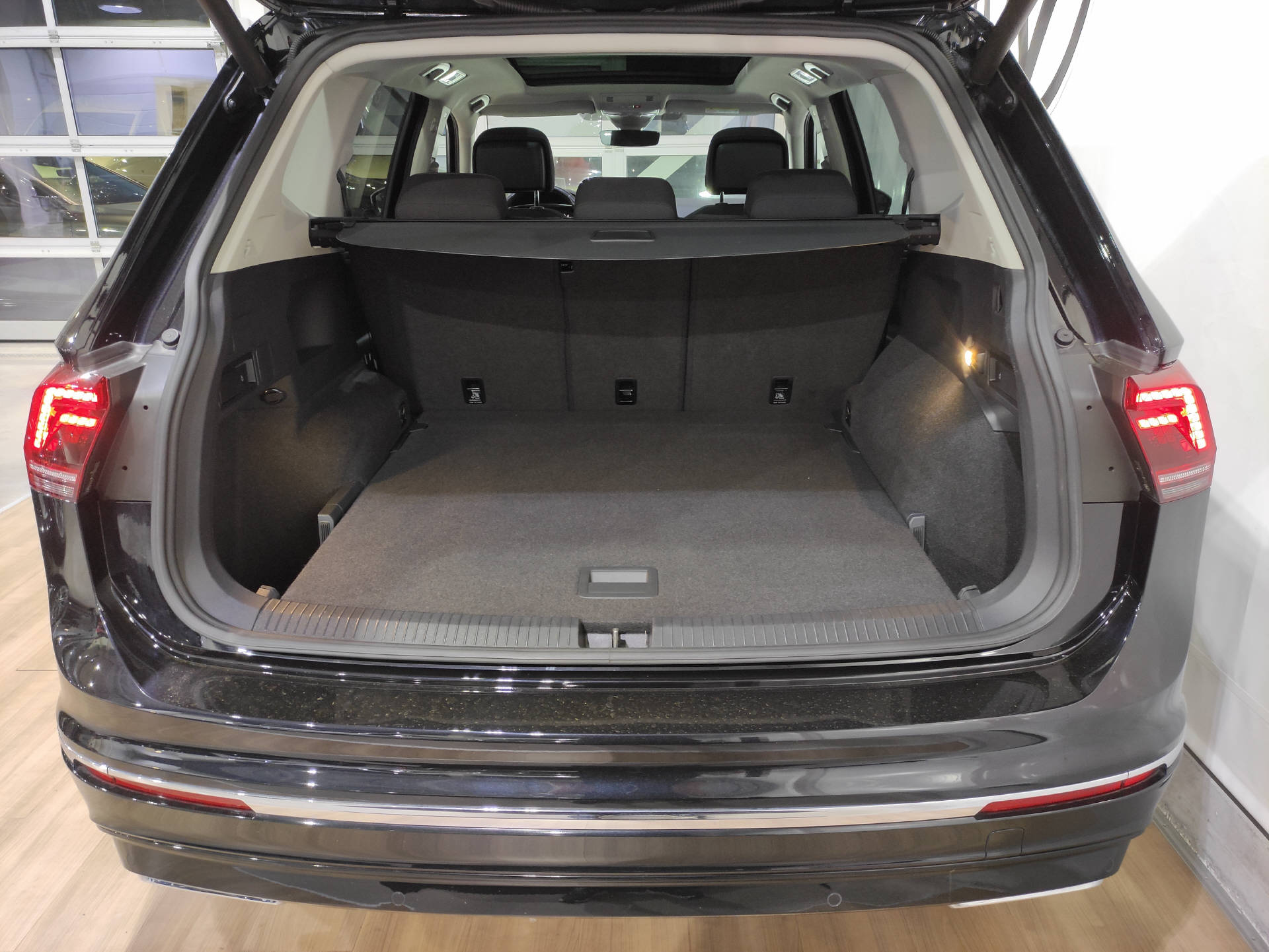 VW Tiguan Allspace 2.0 TSI R-Line Highline DSG 4M-image-13