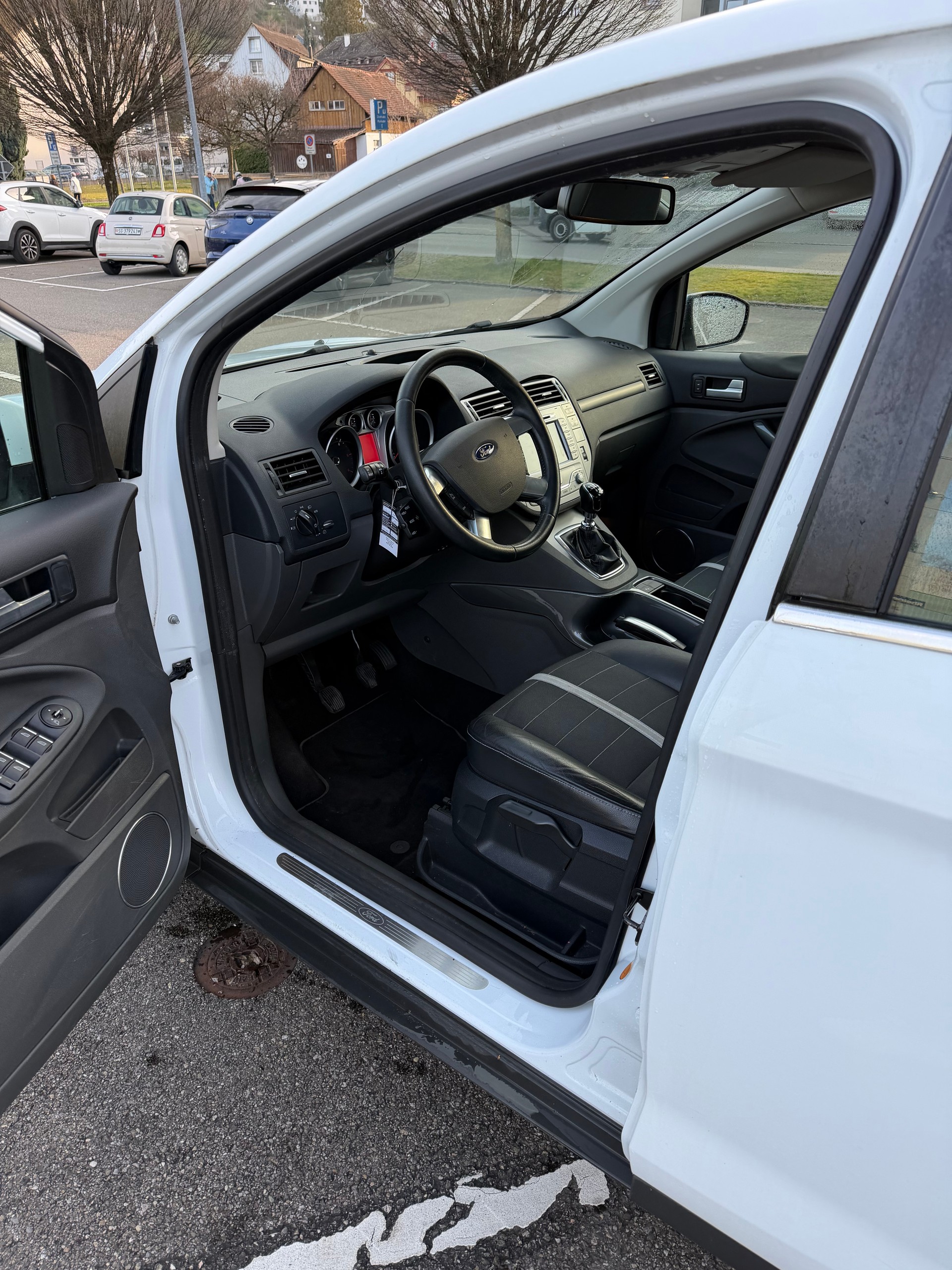 FORD Kuga 2.0 TDCi Titanium 4WD-image-6