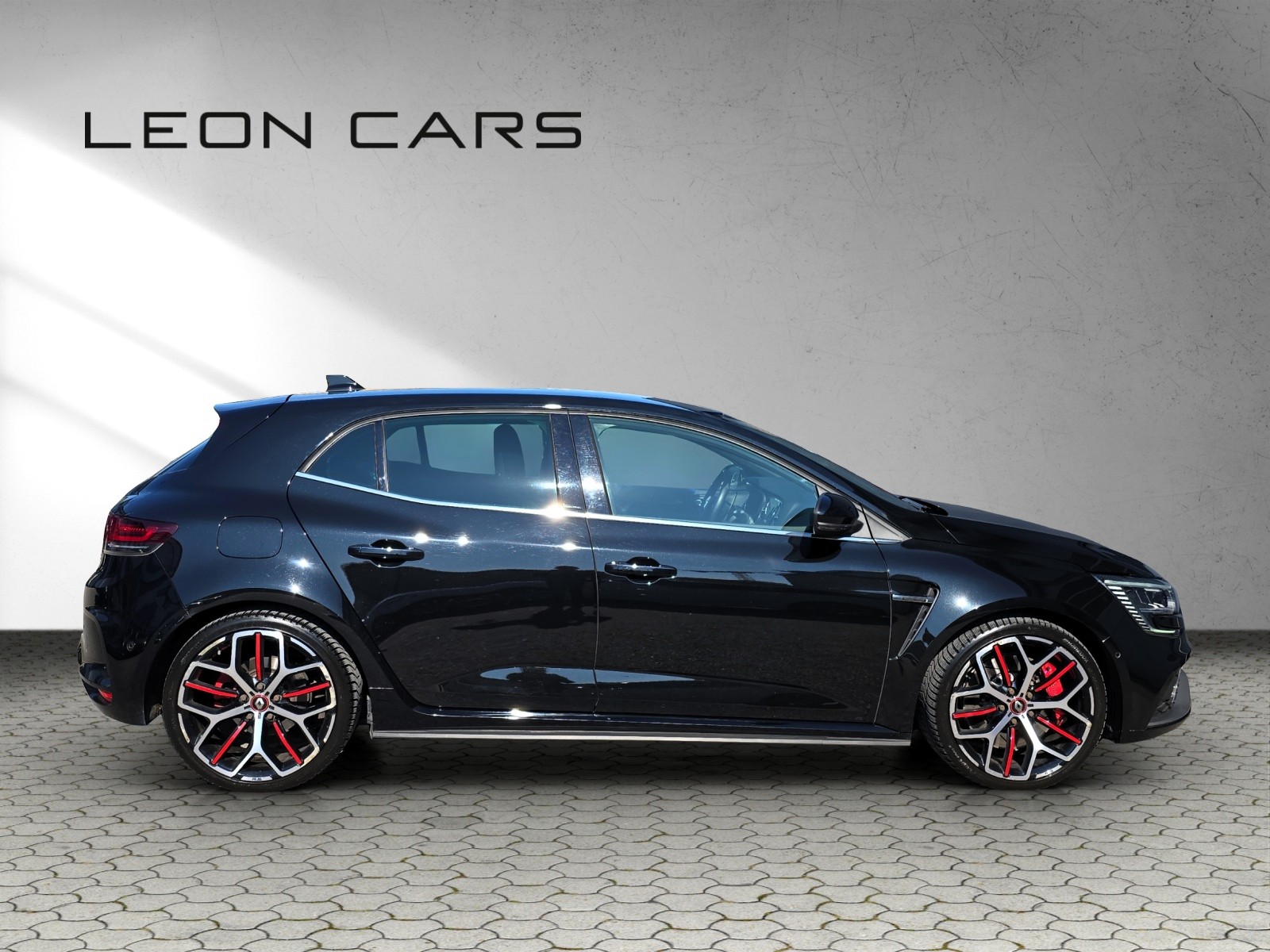 RENAULT Mégane Trophy 300 EDC-image-4