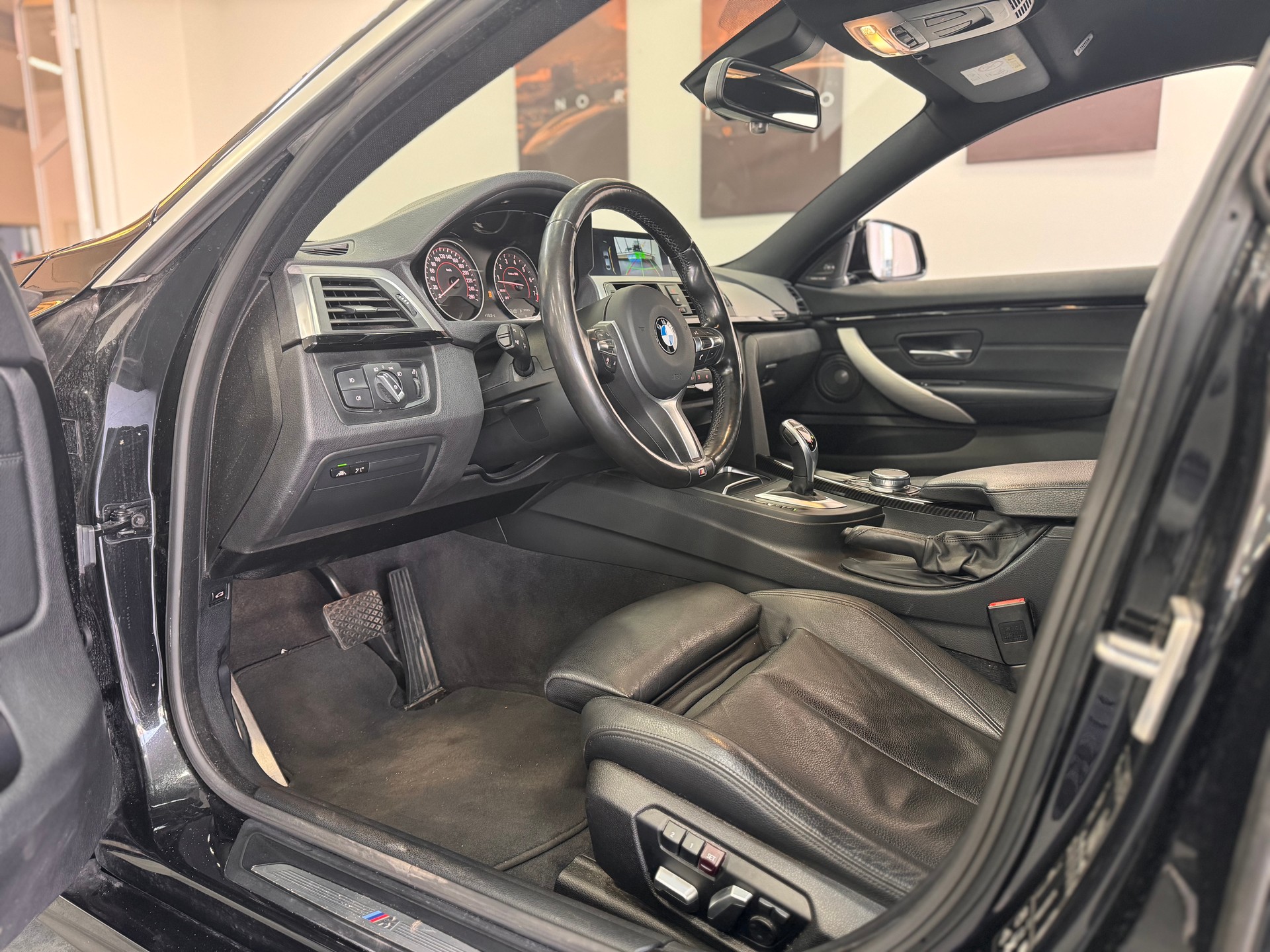 BMW 440i Gran Coupé xDrive M Sport Steptronic *Akrapovic / Facelift ohne OPF / Head-Up Display / Apple Carplay / Surround View*-image-6