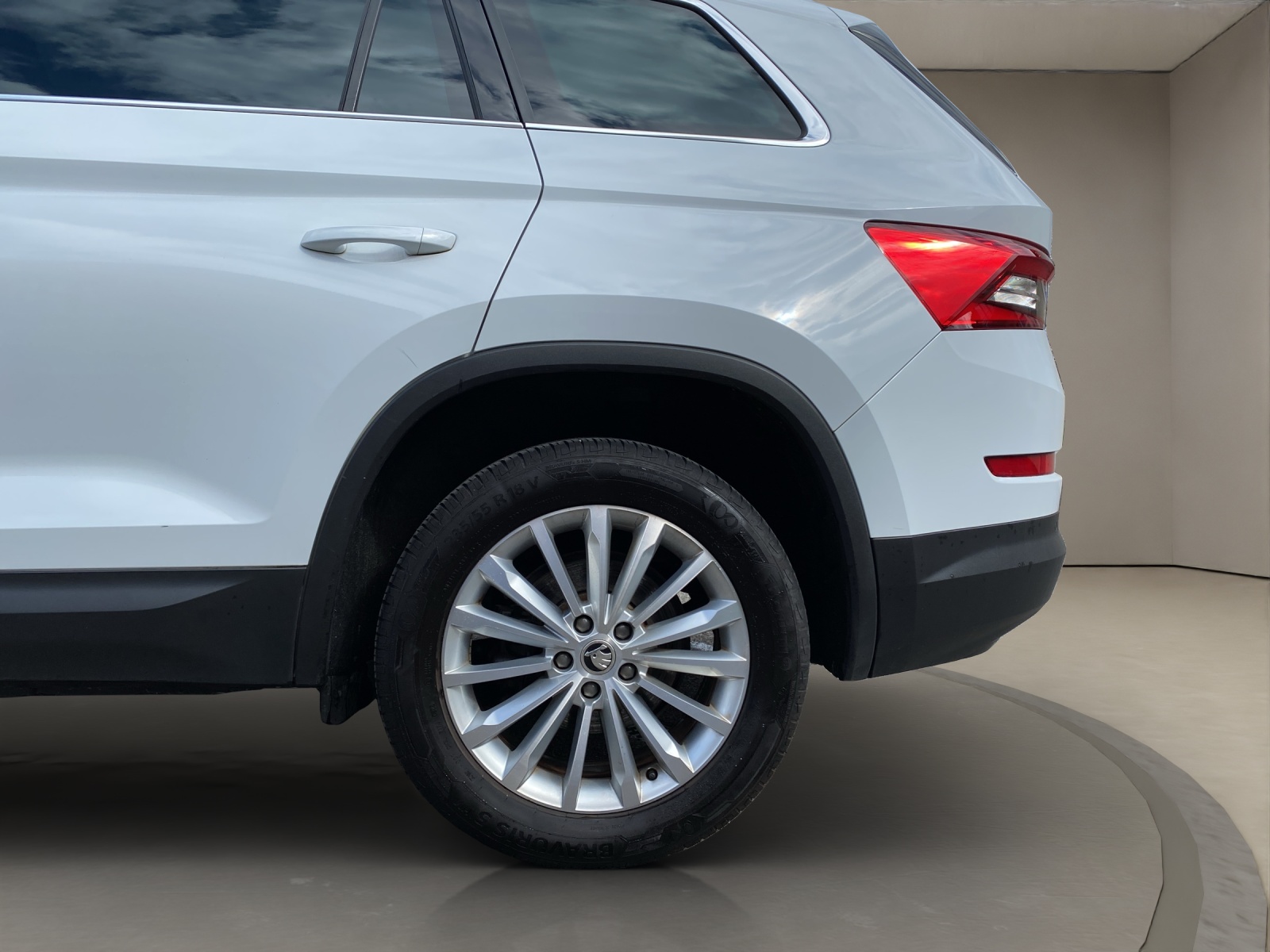 SKODA Kodiaq 2.0 TSI Ambition DSG 4x4-image-15