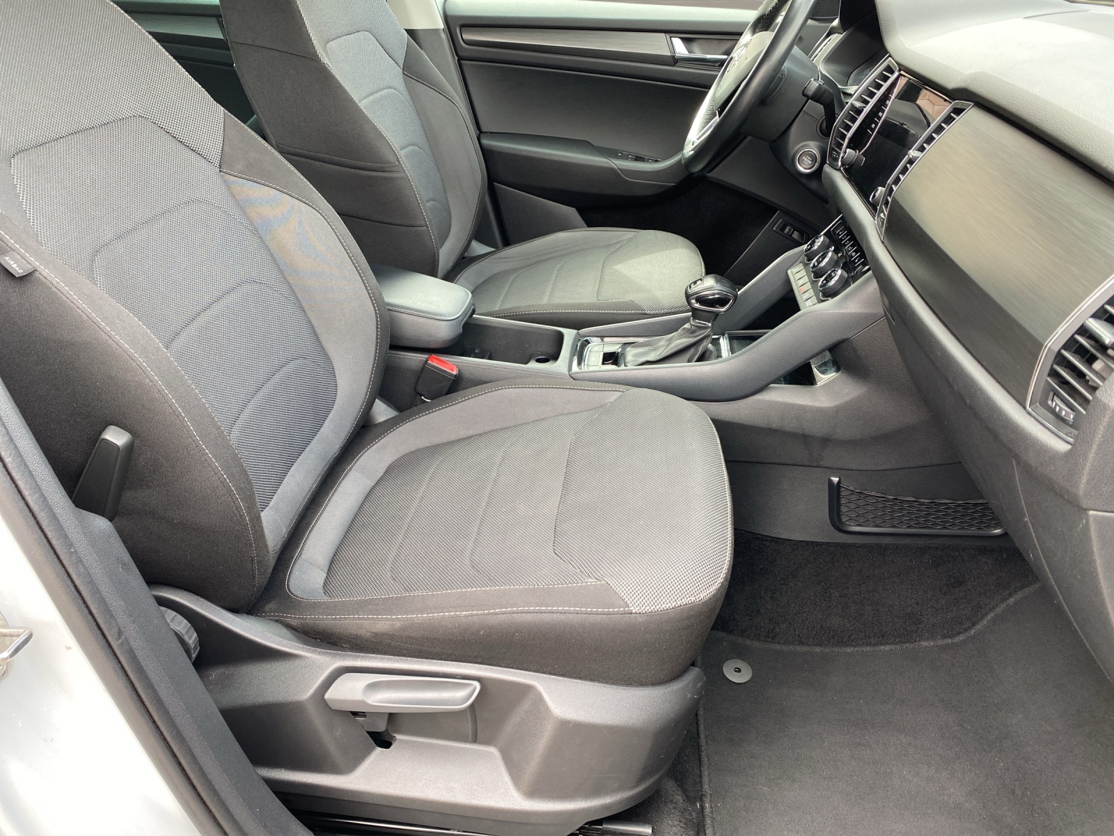 SKODA Kodiaq 2.0 TSI Ambition DSG 4x4-image-11