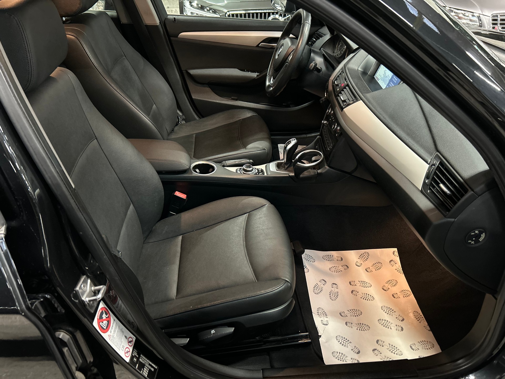 BMW X1 xDrive 18d Steptronic-image-13