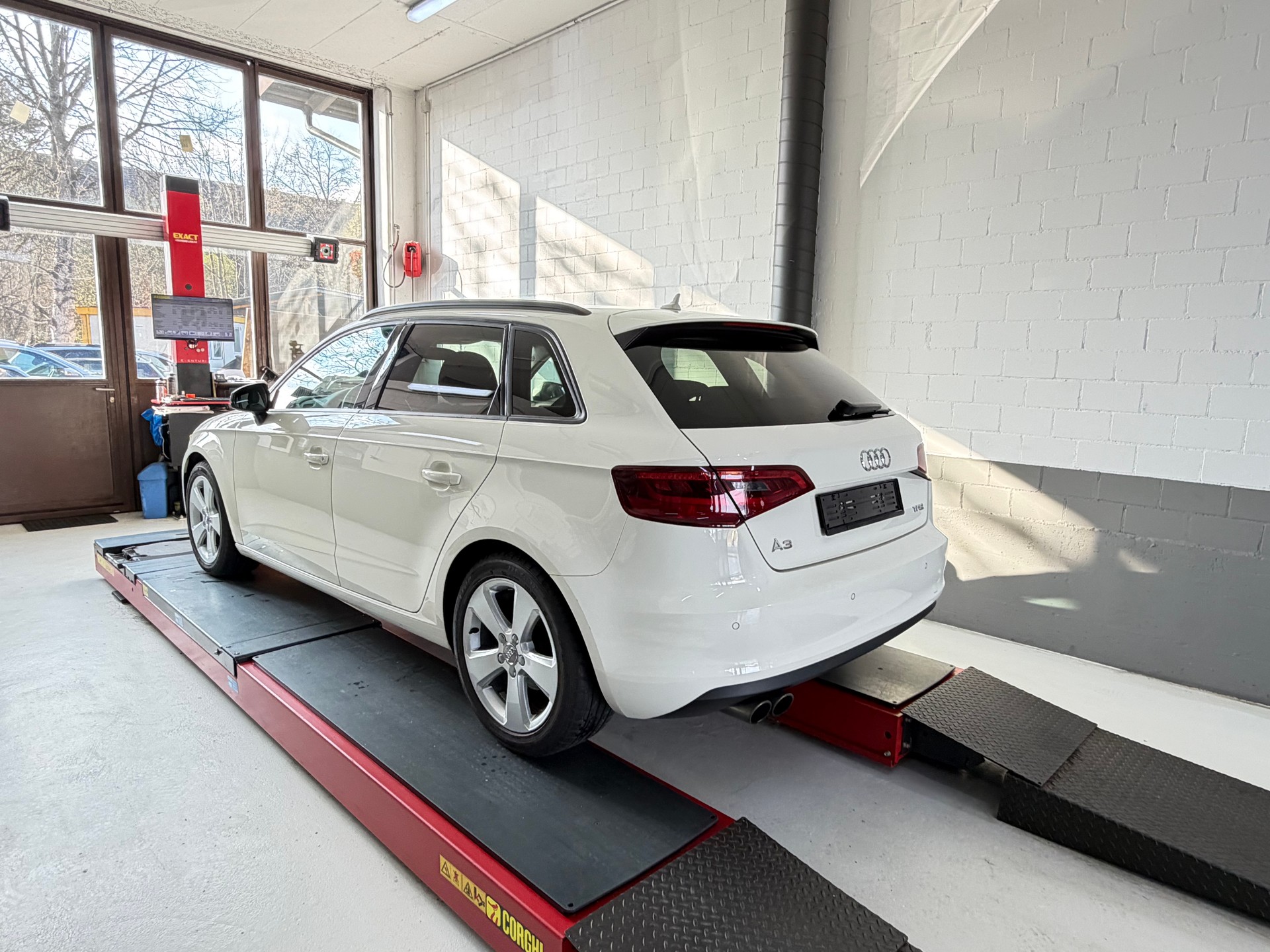 AUDI A3 Sportback 1.8 TFSI Ambition S-tronic-image-3