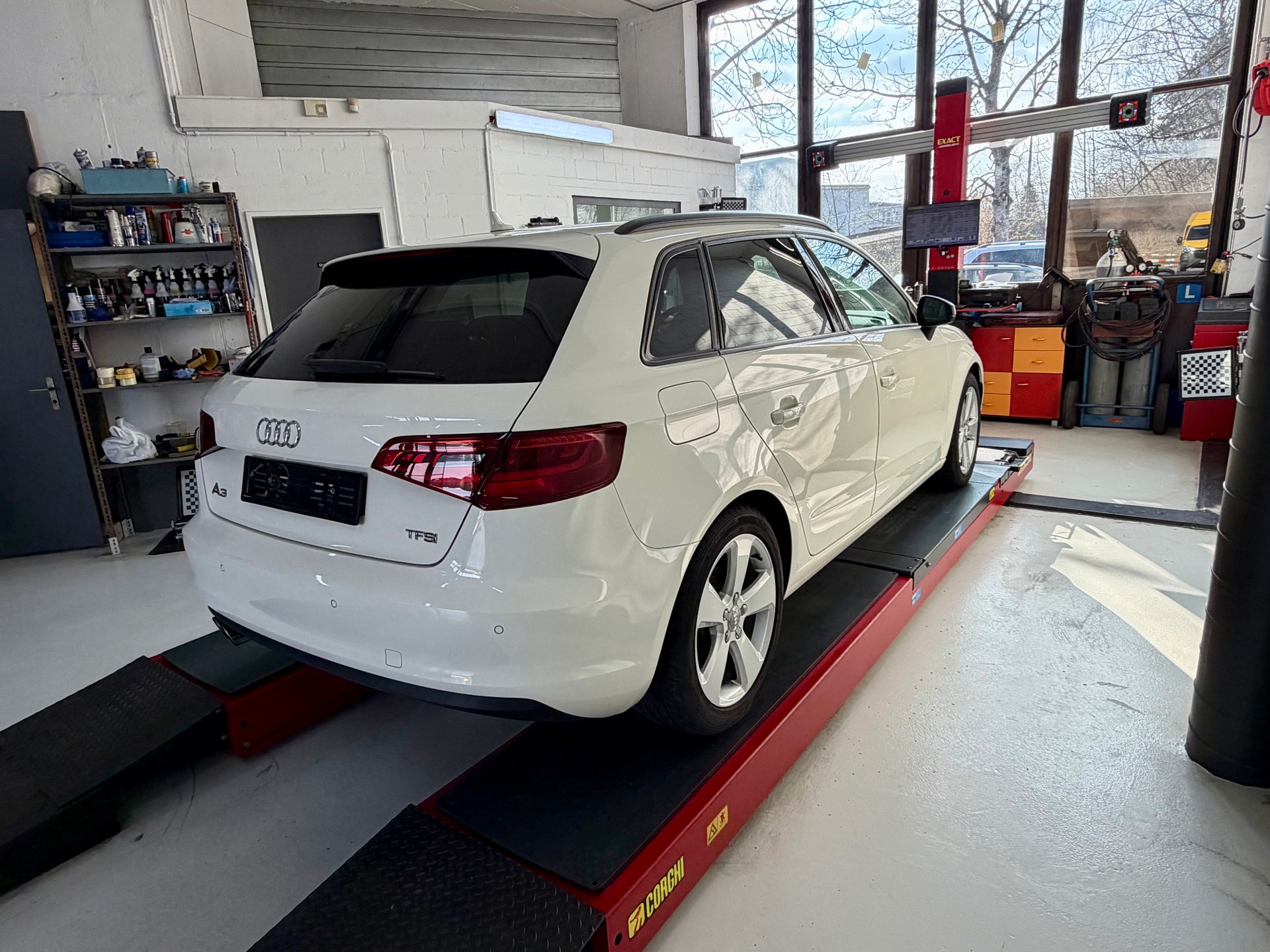 AUDI A3 Sportback 1.8 TFSI Ambition S-tronic-image-5