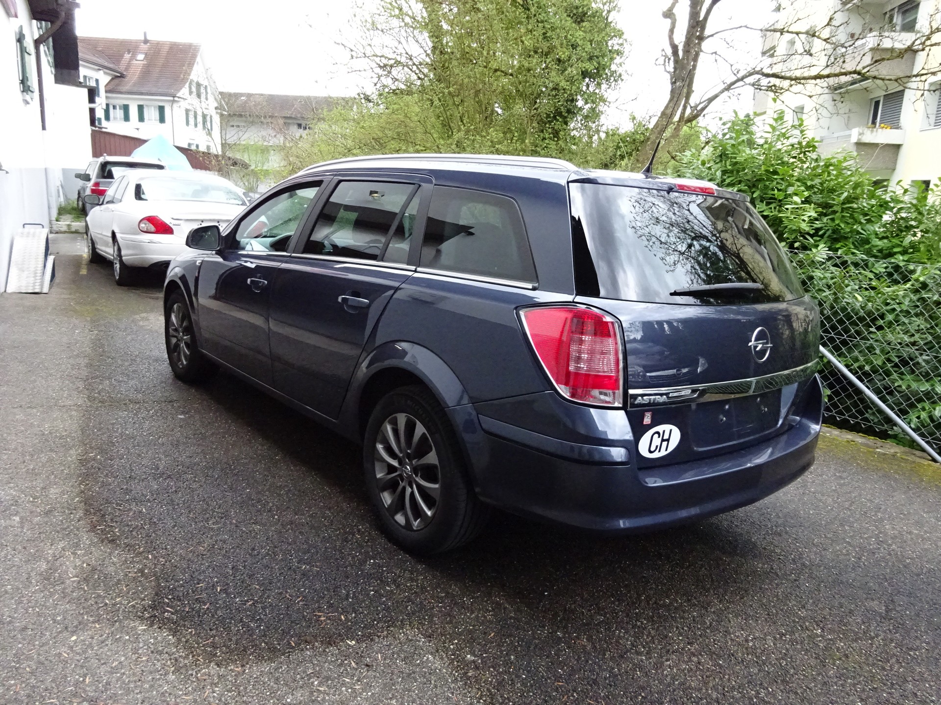 OPEL Astra Caravan 1.6i 16V Anniversary Edition-image-2