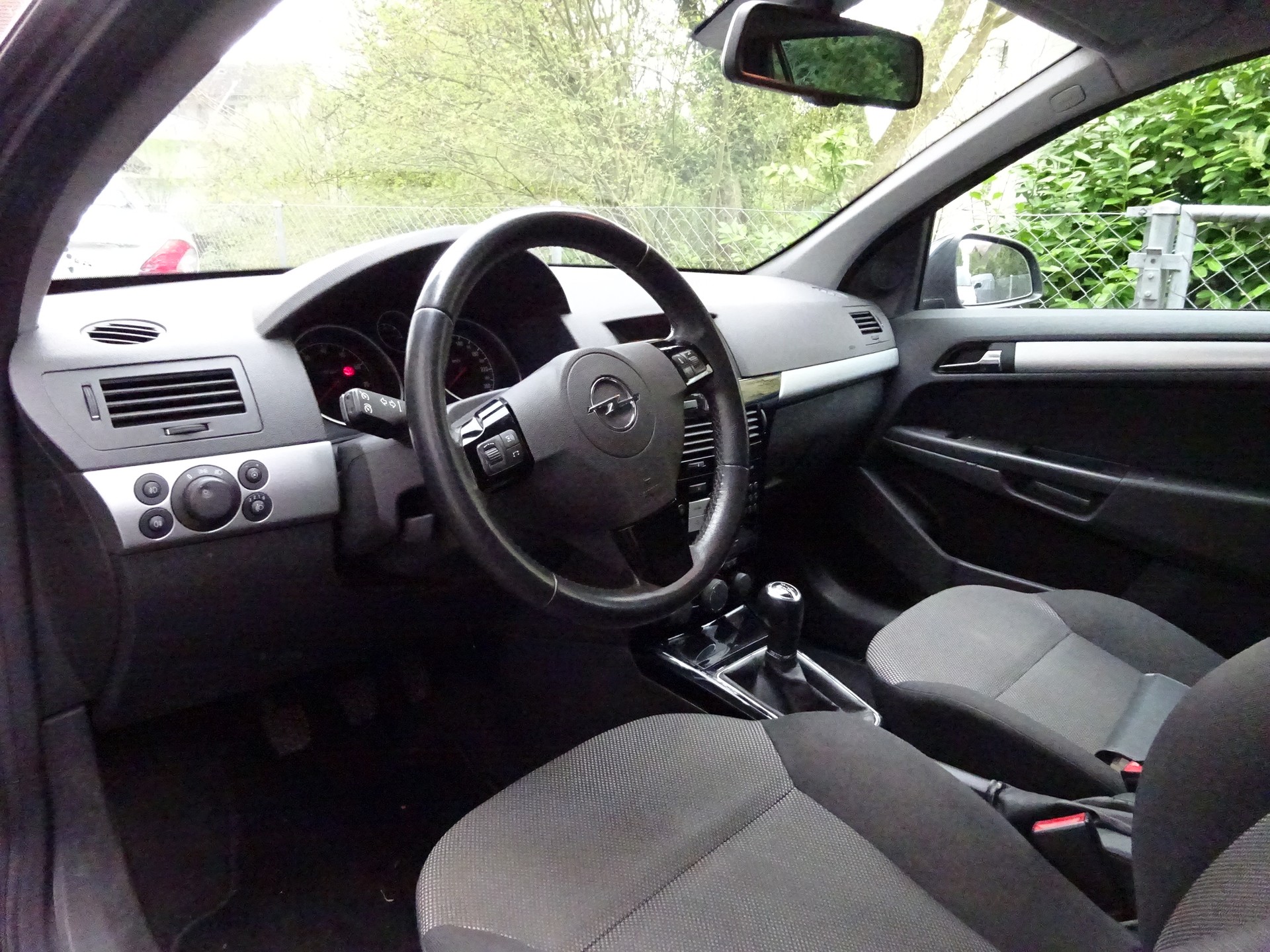 OPEL Astra Caravan 1.6i 16V Anniversary Edition-image-1