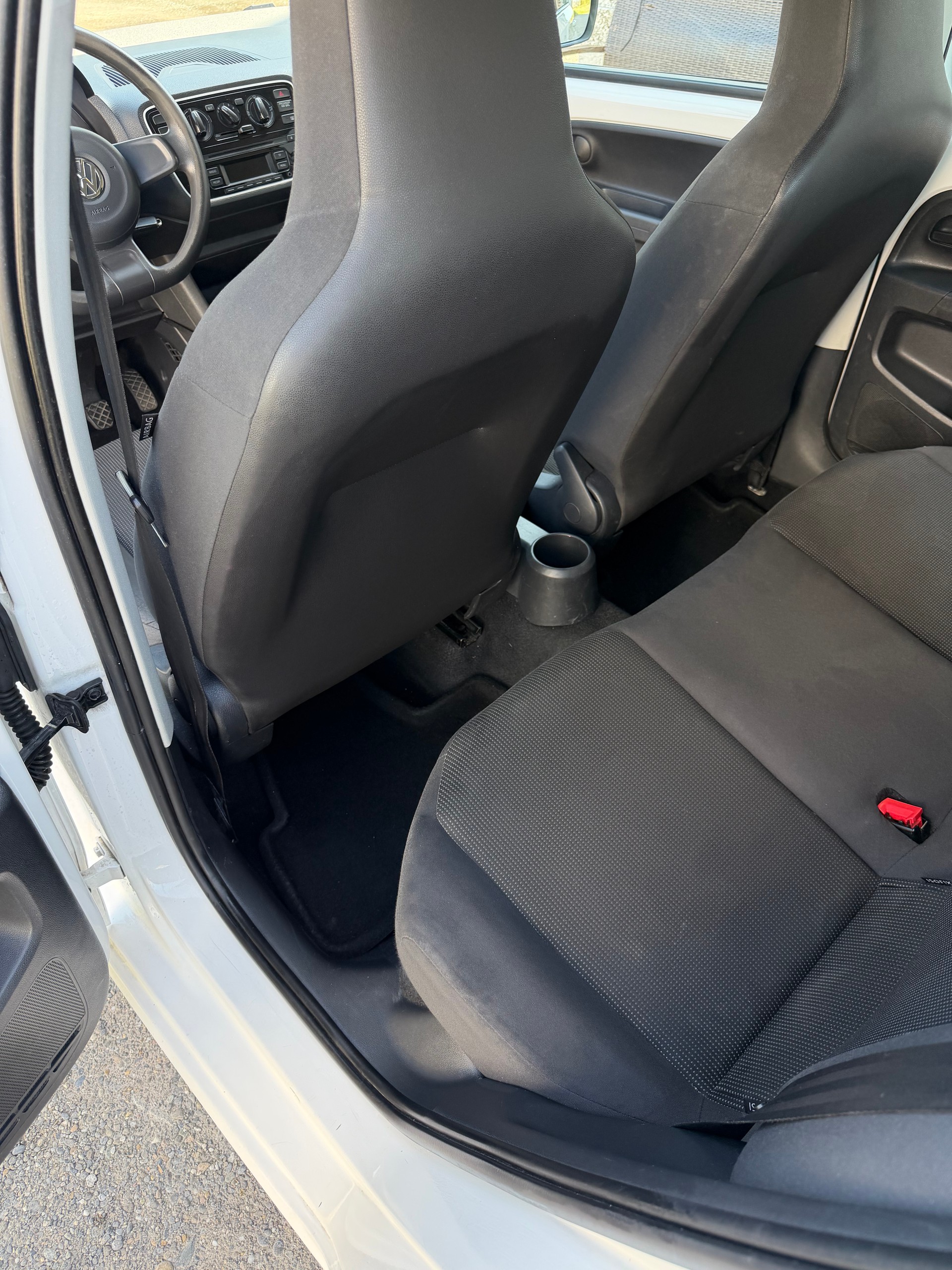 VW Up 1.0 cup up-image-4
