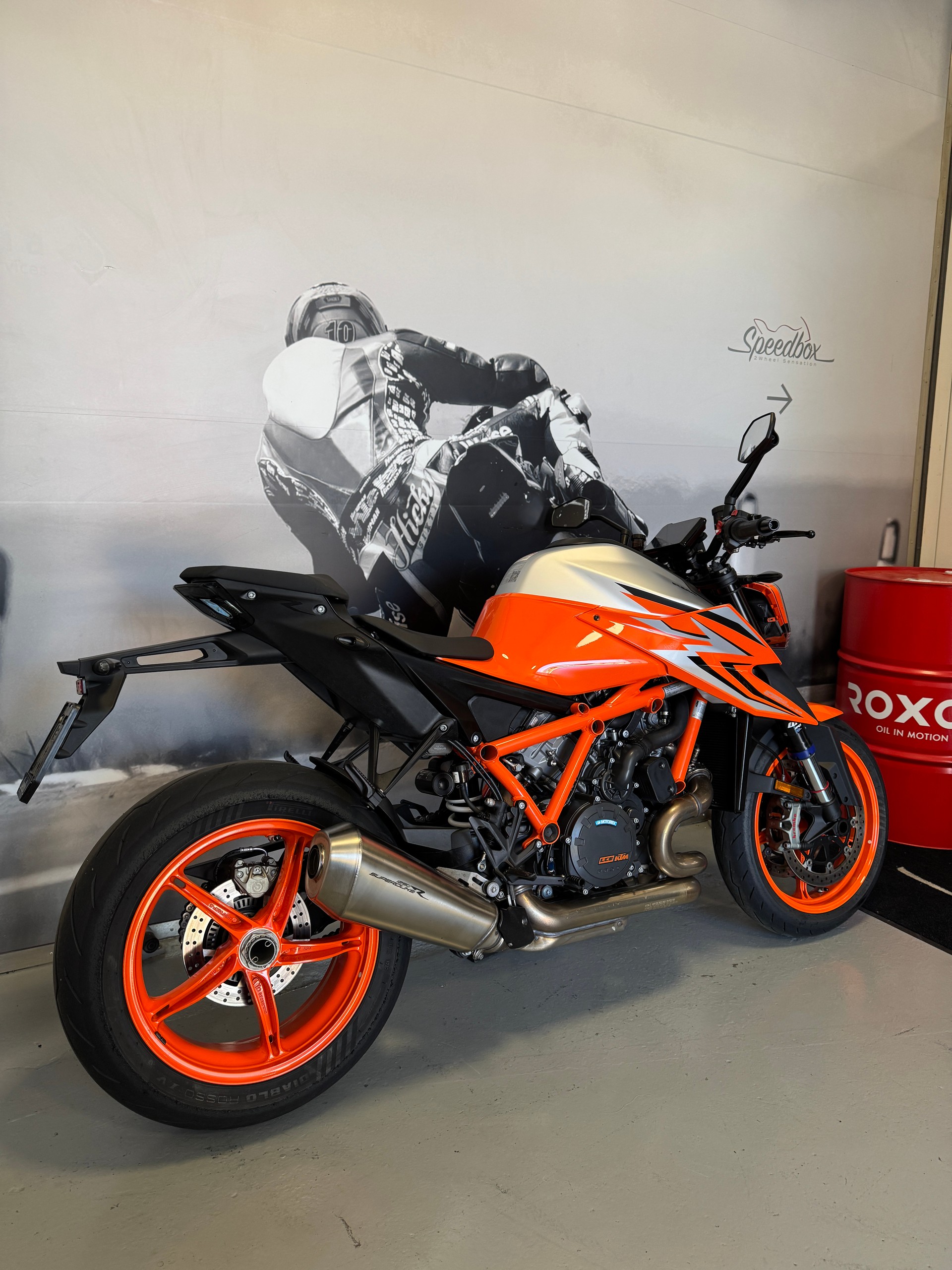 KTM 1290 Super Duke R EVO-image-4